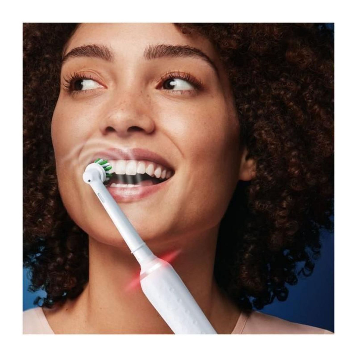 ORAL B Brosse a dents électrique ORAL-B Pro 3 - 80719288 - blanc - sans fil