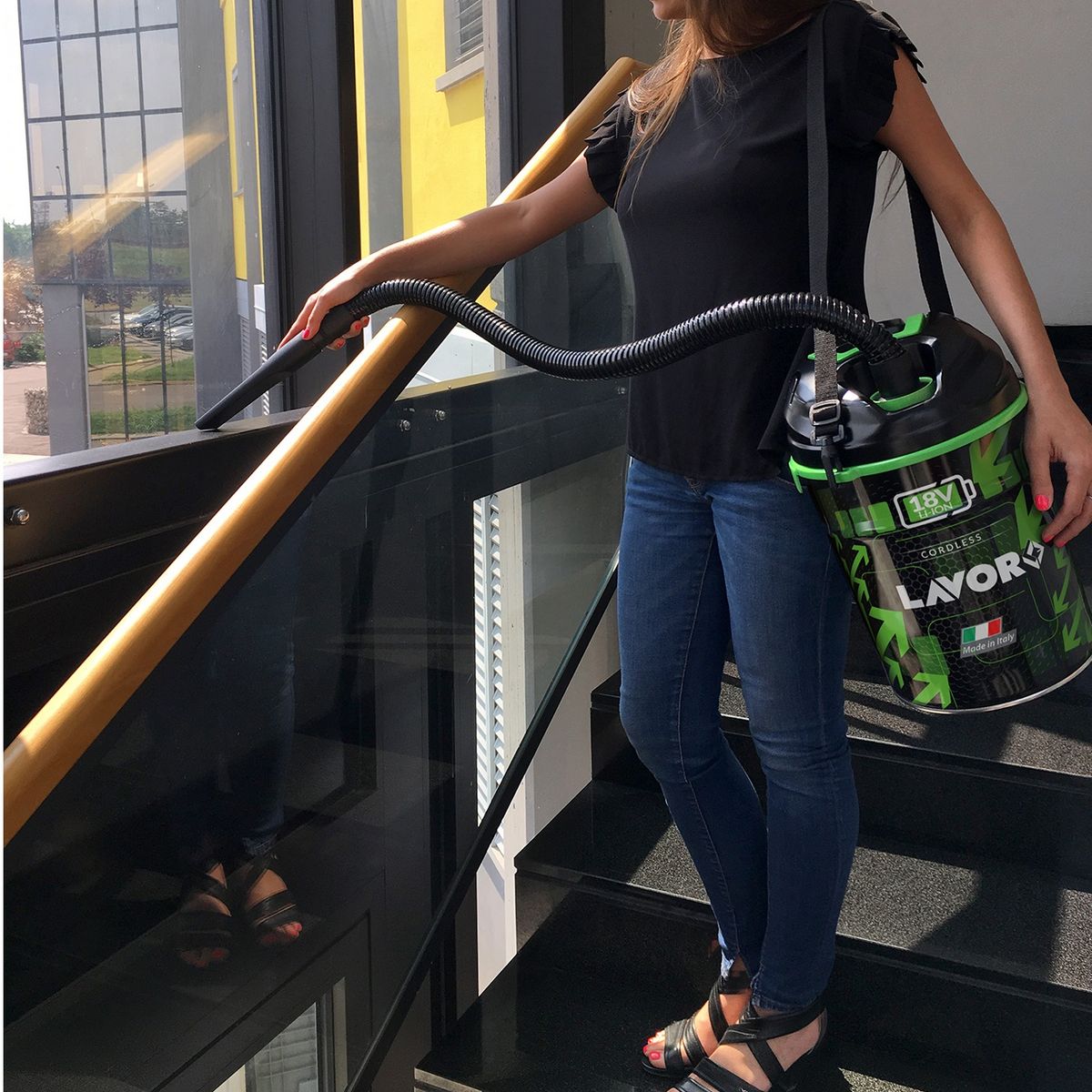 LAVOR Aspirateur sans fil 18V - Poussière, cendres et souffleur