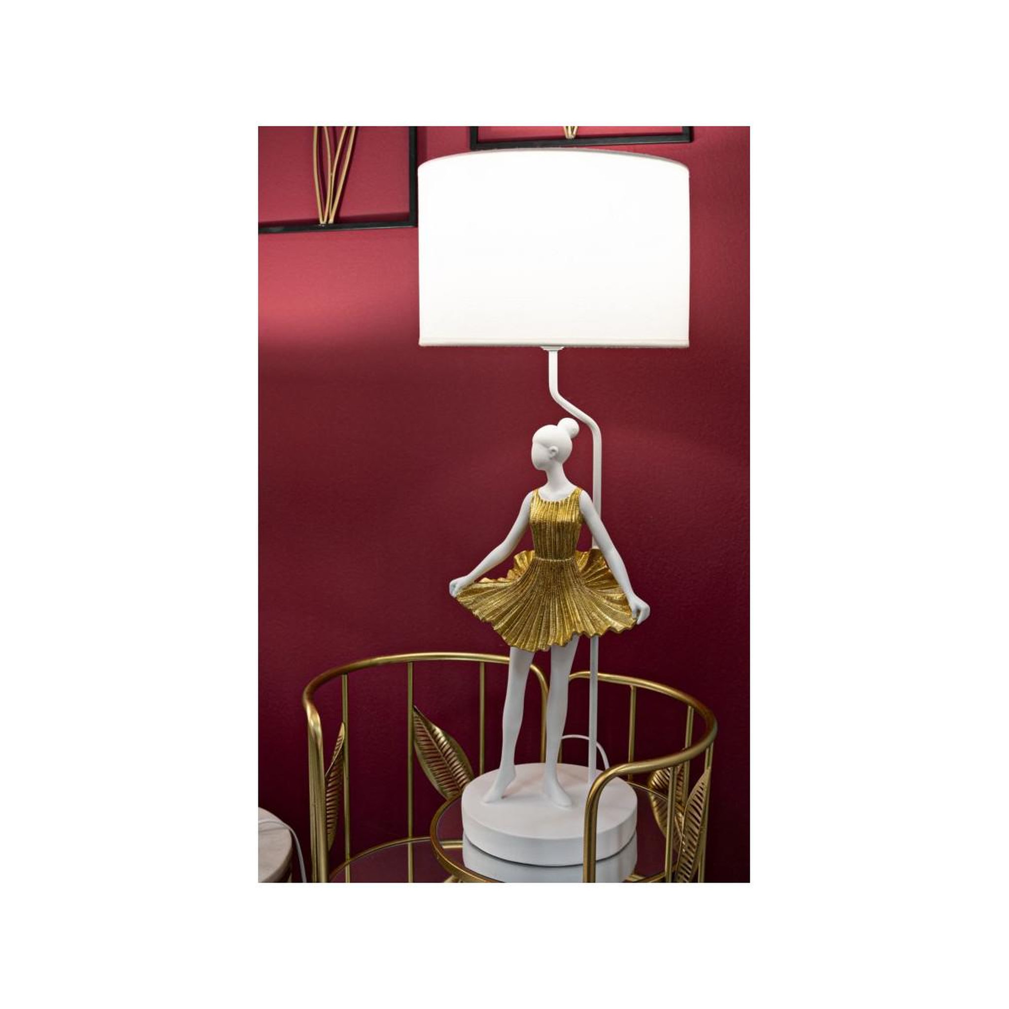 Voir la diapositive 6 : Paris Prix Lampe à poser en résine  dancer  90cm blanc & or