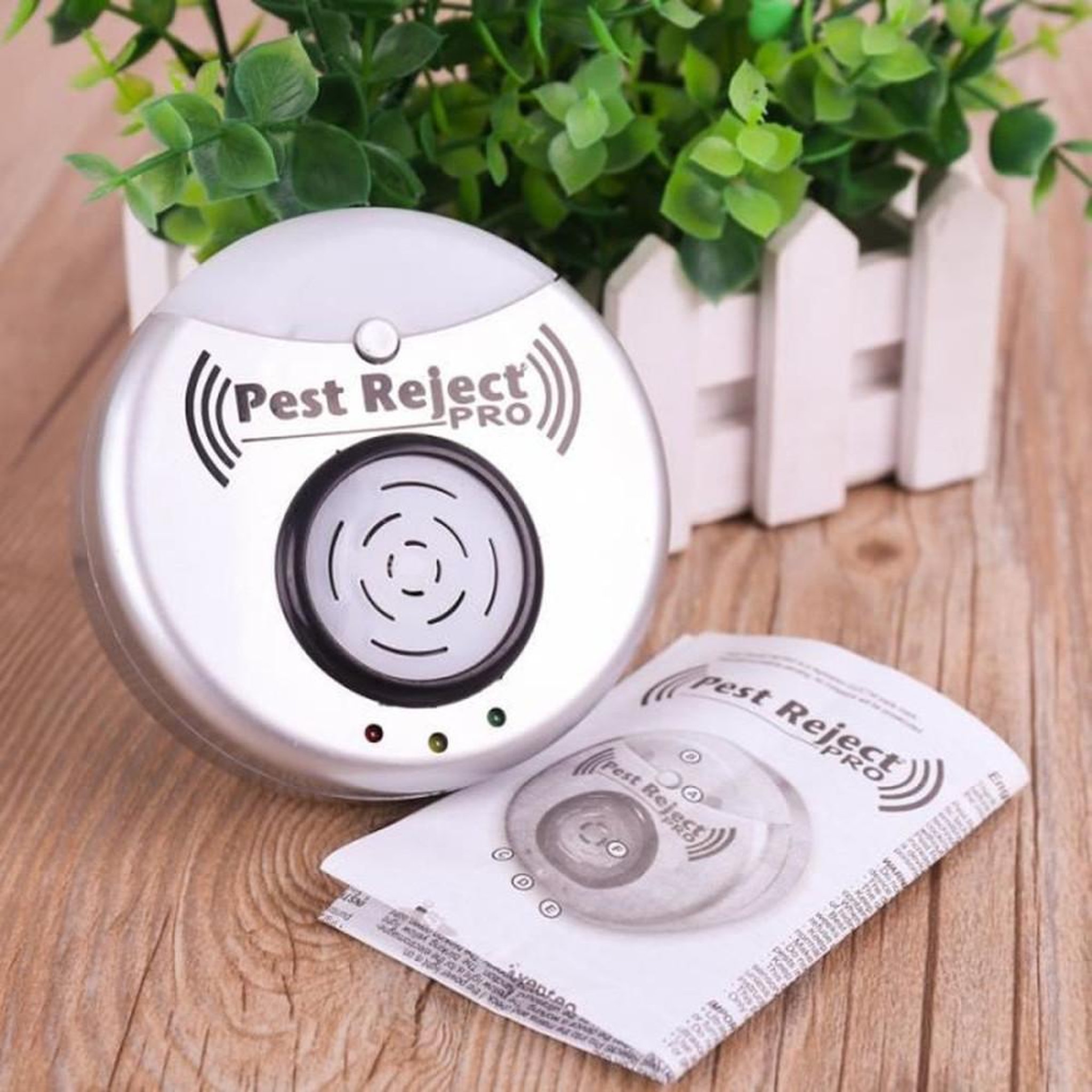 Voir la diapositive 3 : PEST REJECT PRO Répulsif anti nuisibles électromagnétique et à ultrasons lot de 2, blanc design acier, pour rongeurs et insectes