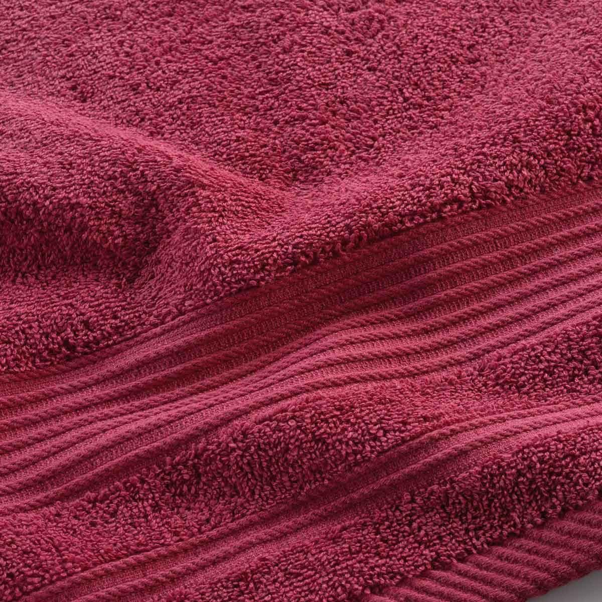 Voir la diapositive 3 : Douceur d'Intérieur Serviette de toilette  tendresse  50x90cm rubis