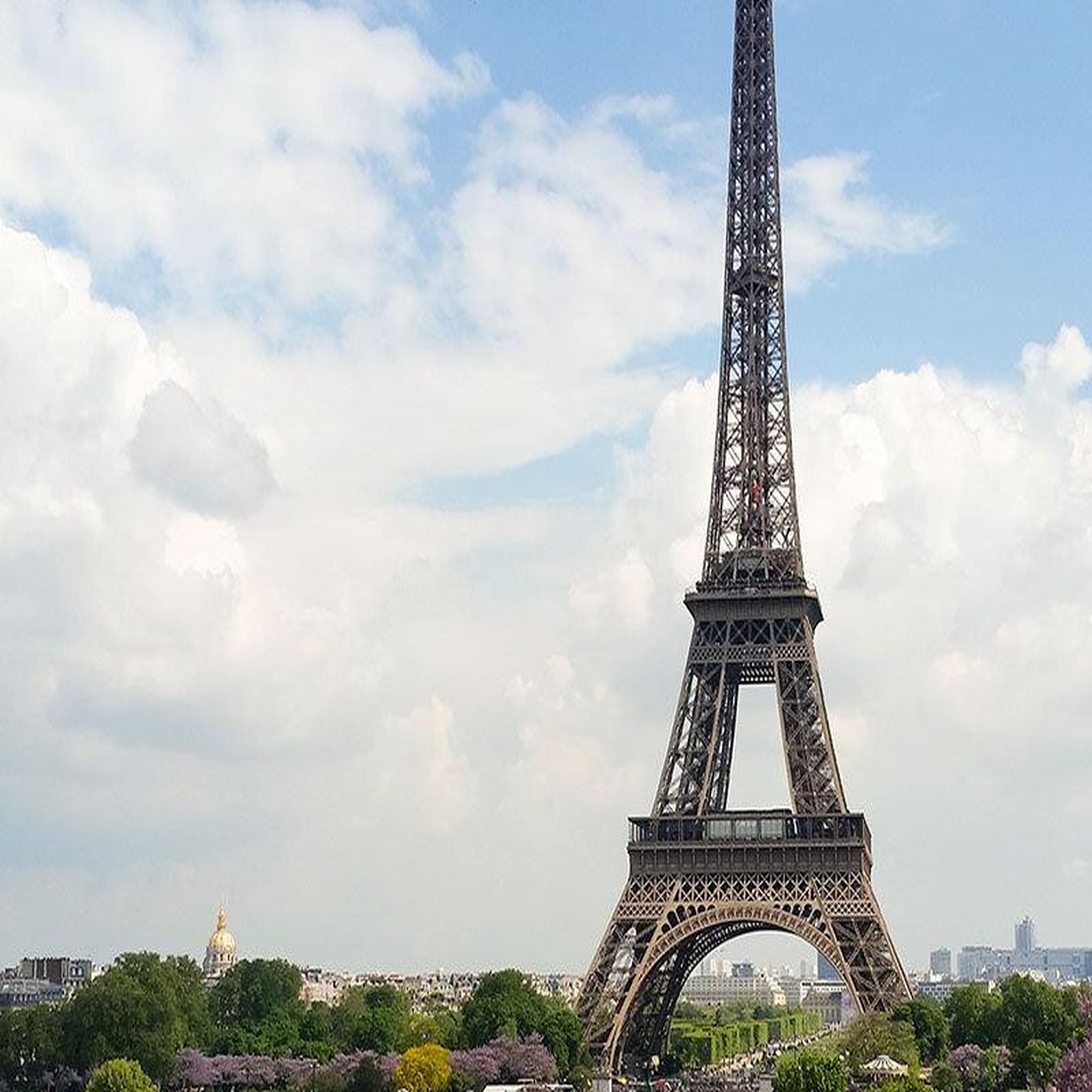 Voir la diapositive 4 : Smartbox Paris romantique : tour eiffel et croisière pour 2 - coffret cadeau sport & aventure