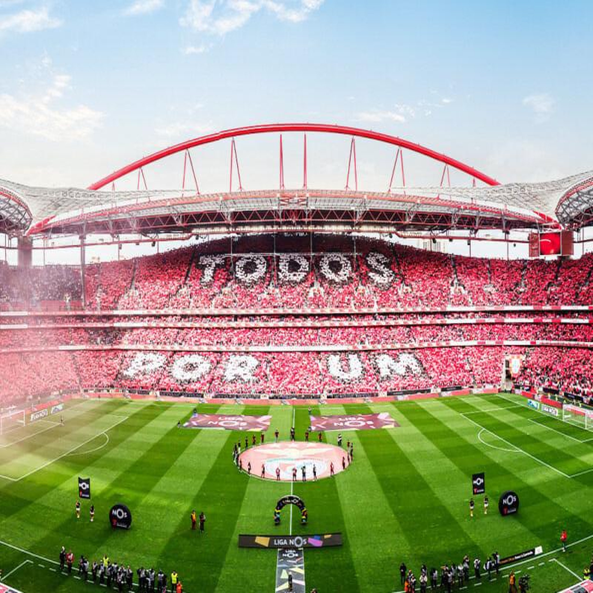 Voir la diapositive 4 : Smartbox Passion football : visite du stade de Luz du Benfica Lisbonne avec écharpe du club - Coffret Cadeau Sport & Aventure