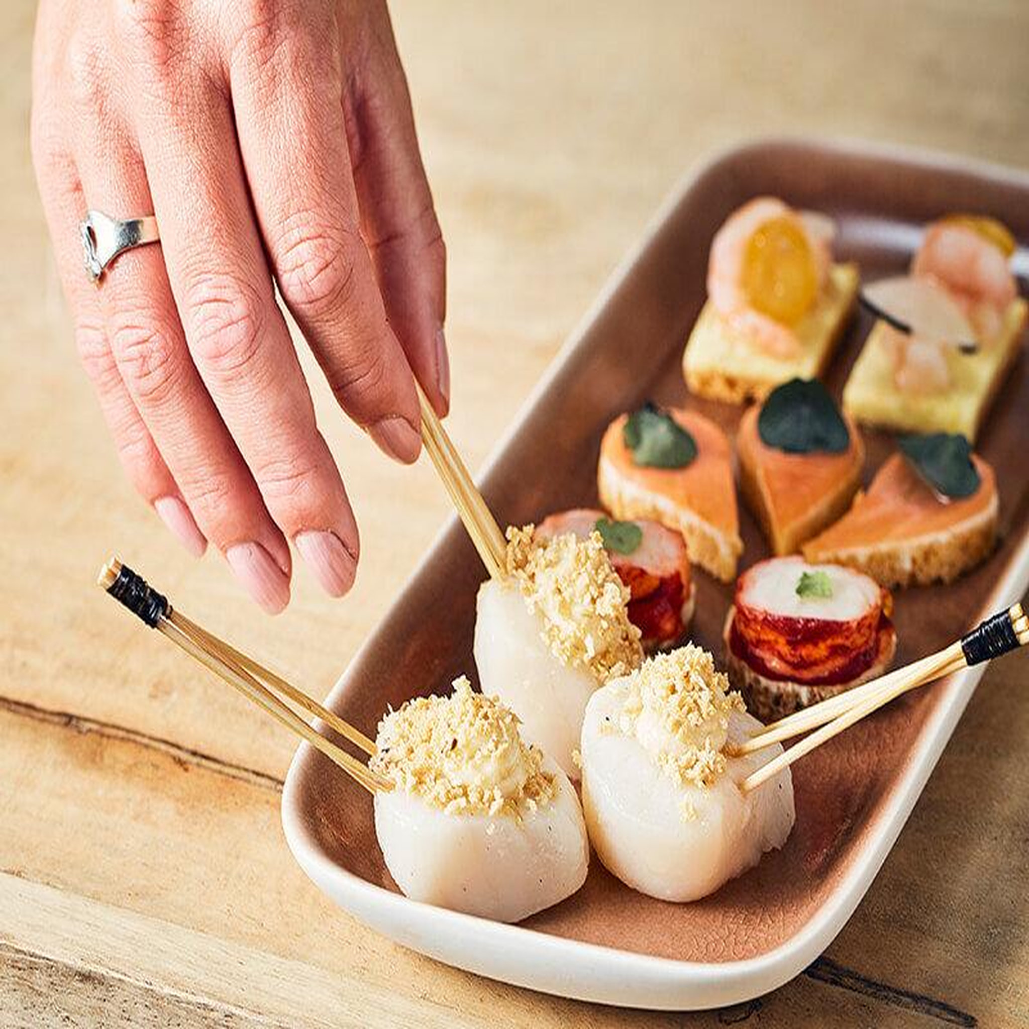 Voir la diapositive 4 : Smartbox Assortiment de délices sucrés ou salés de l'univers apéritif cocktail de la maison lenôtre - coffret cadeau gastronomie