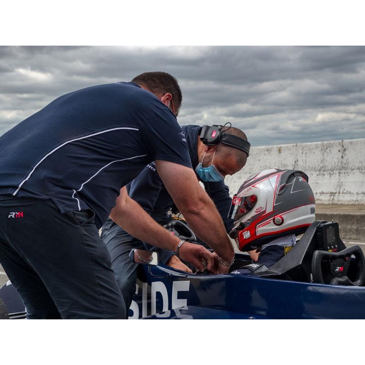 Smartbox Stage de pilotage : 5 tours sur le circuit de Fontenay-le-Comte en Formule Renault 2.0 - Coffret Cadeau Sport & Aventure