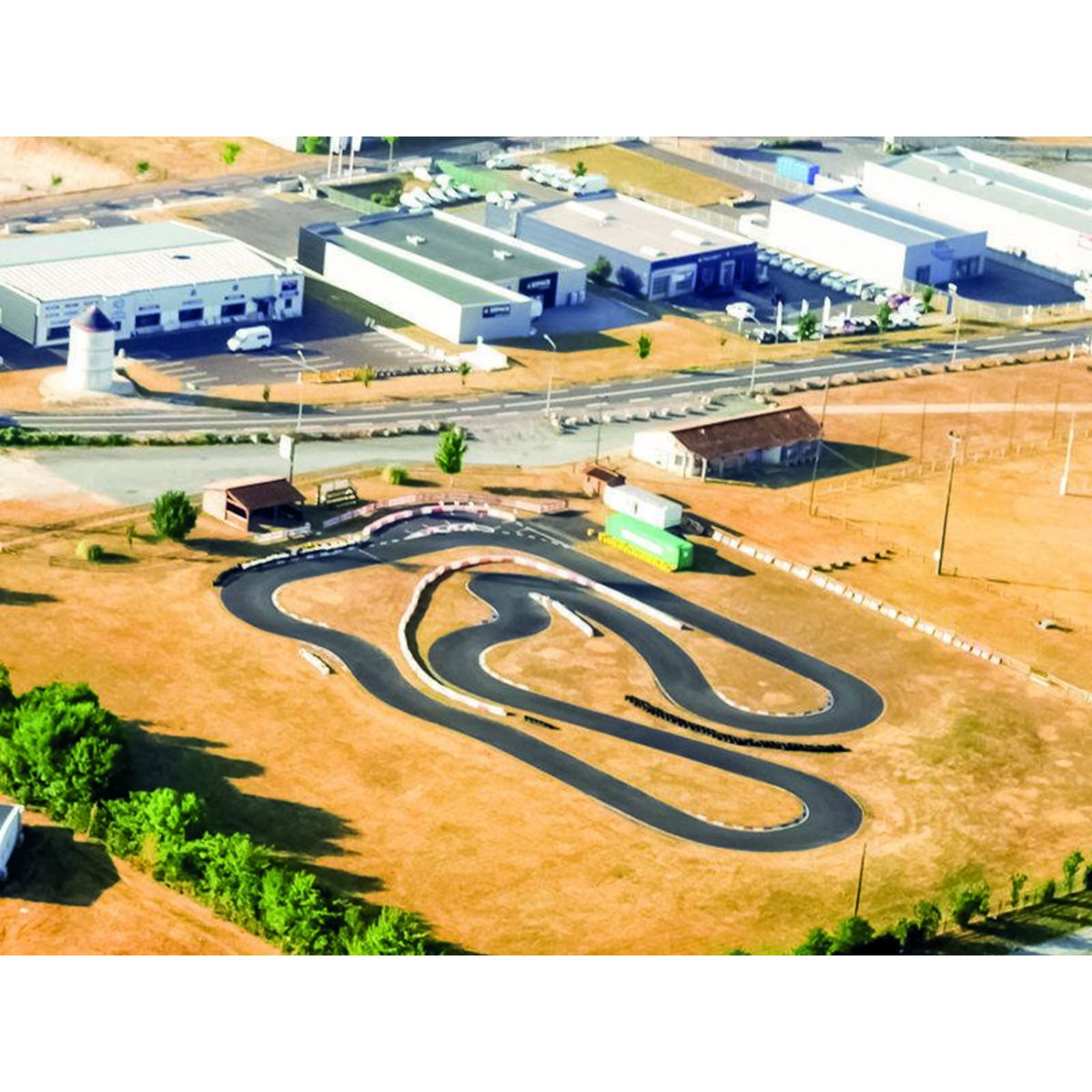 Smartbox Session de pilotage au volant d'un Fun Kart LR5 pour 2 enfants - Coffret Cadeau Sport & Aventure