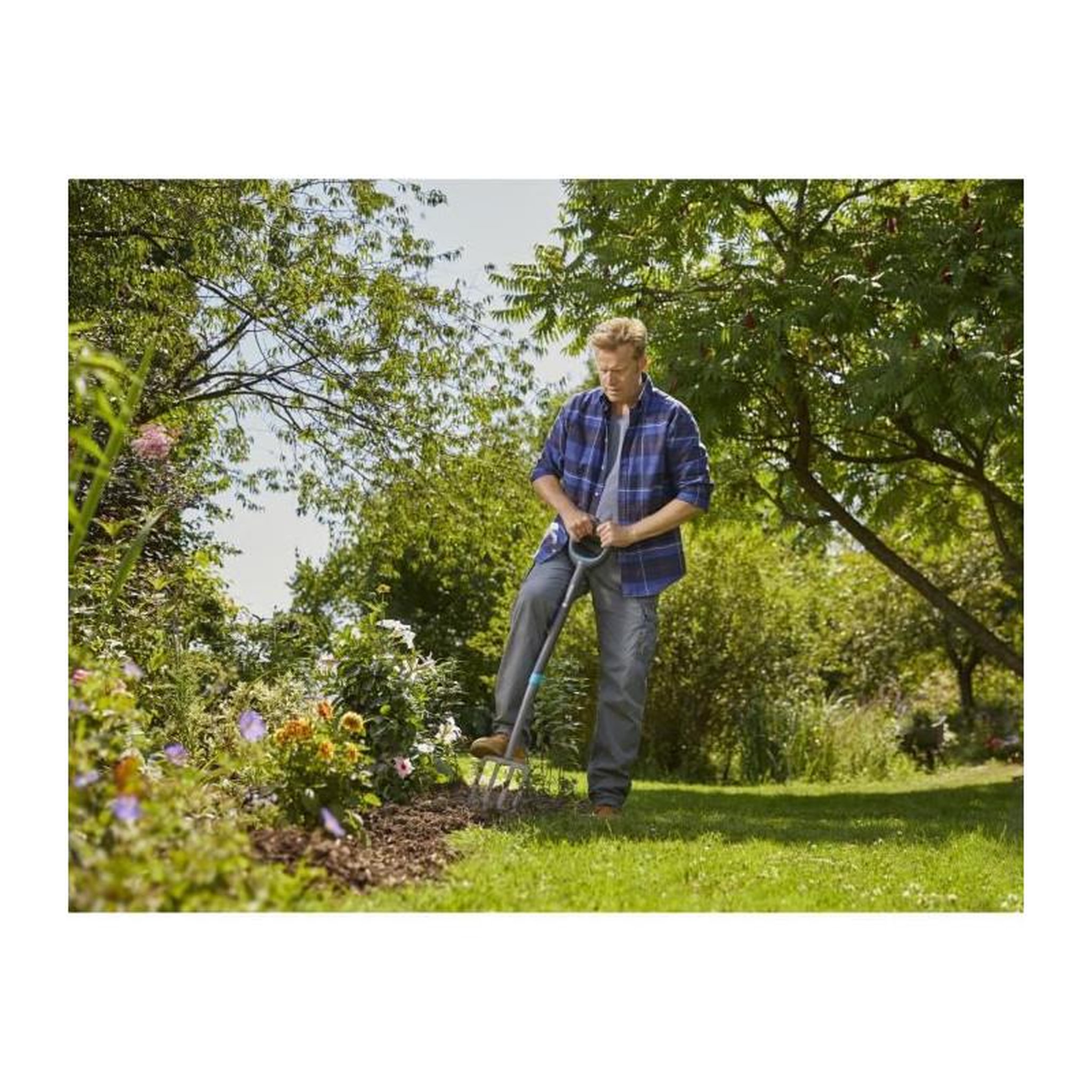 Voir la diapositive 3 : Gardena GARDENA Fourche a becher ErgoLine - Manche revetement souple - Poignee ergo en D - Dents acier trempe - Garantie 25 ans 17013-20