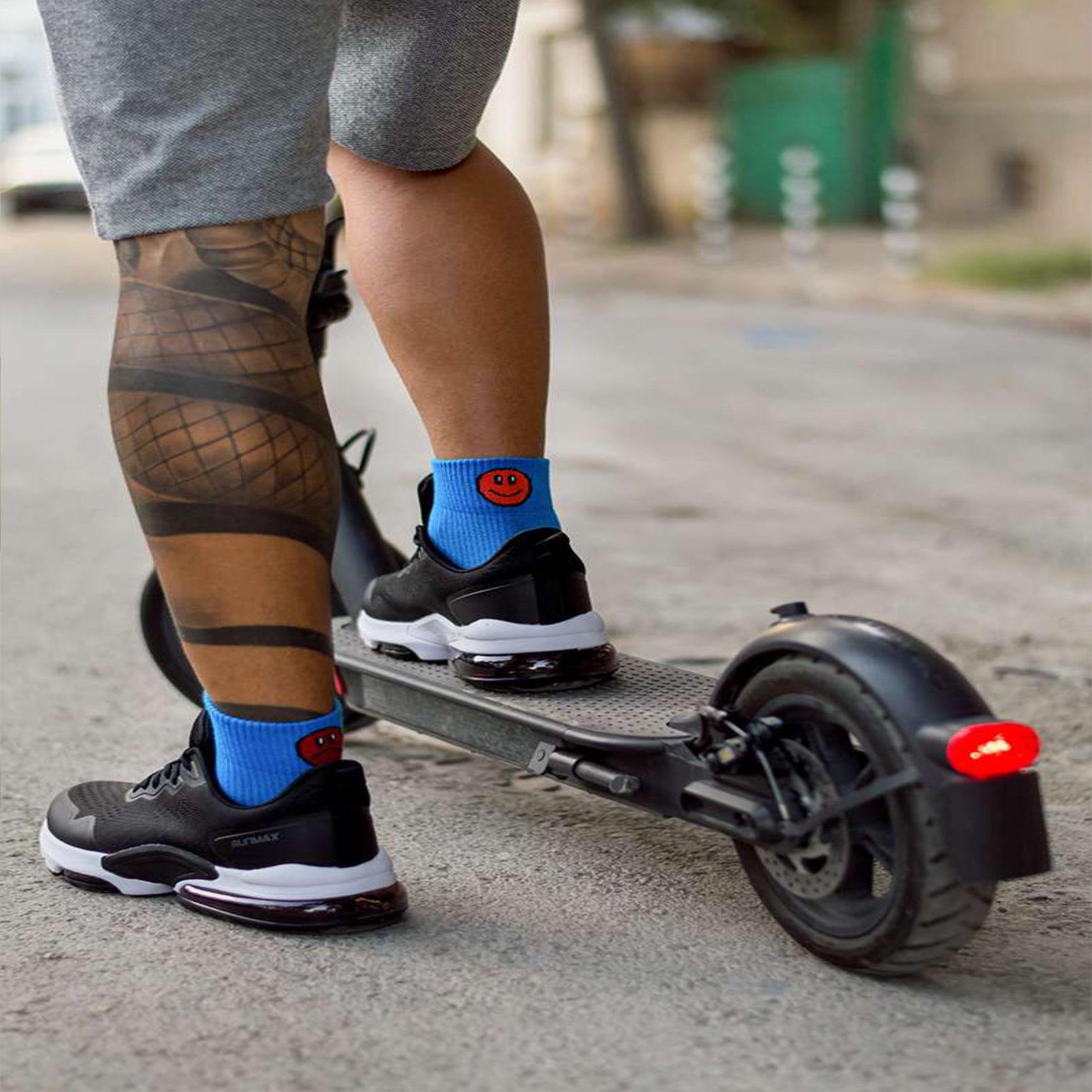Voir la diapositive 5 : PIRIN HILL Chaussettes courtes active day bleues émoji