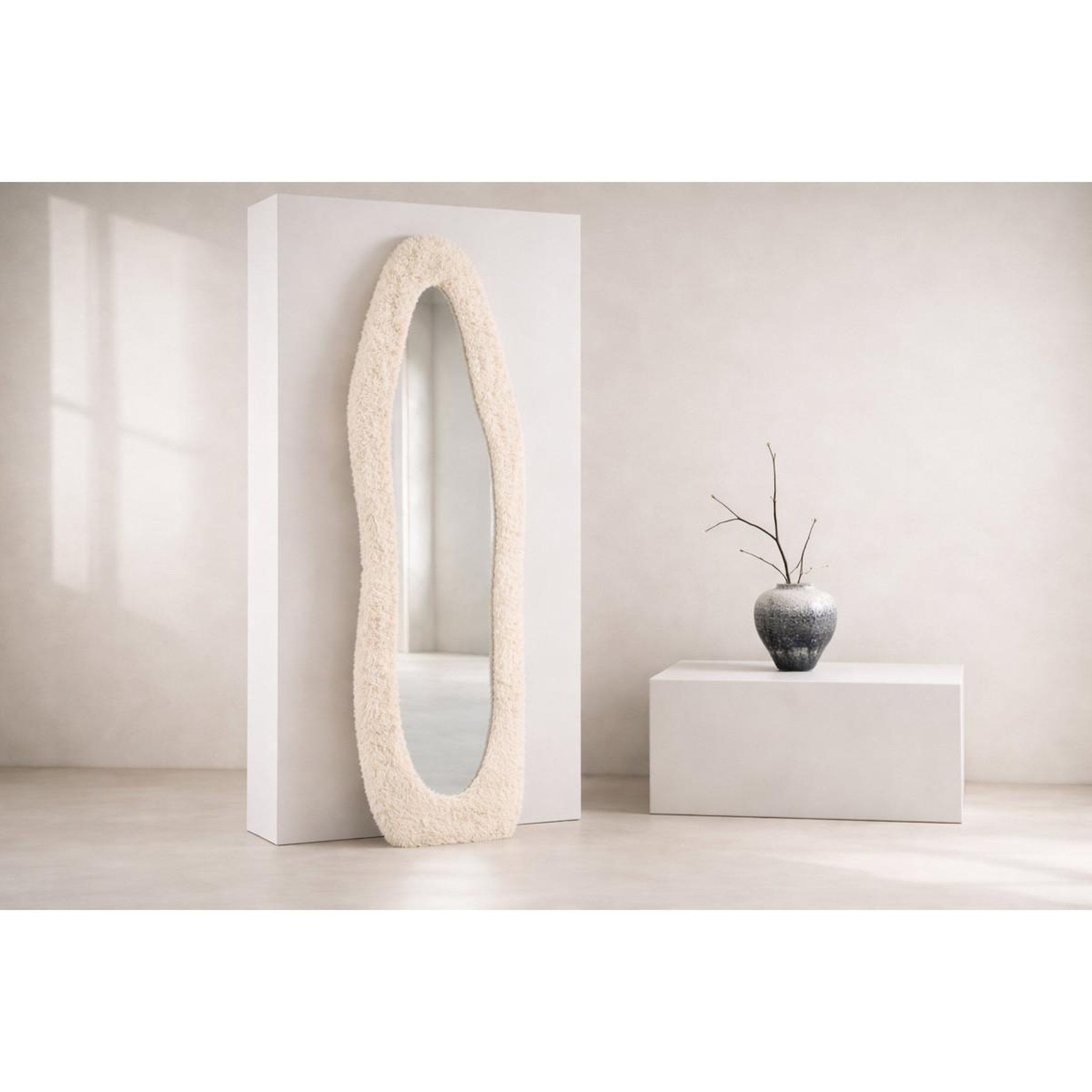 Voir la diapositive 3 : Paris Prix Miroir Imitation Fourrure  Mirza  193cm Beige