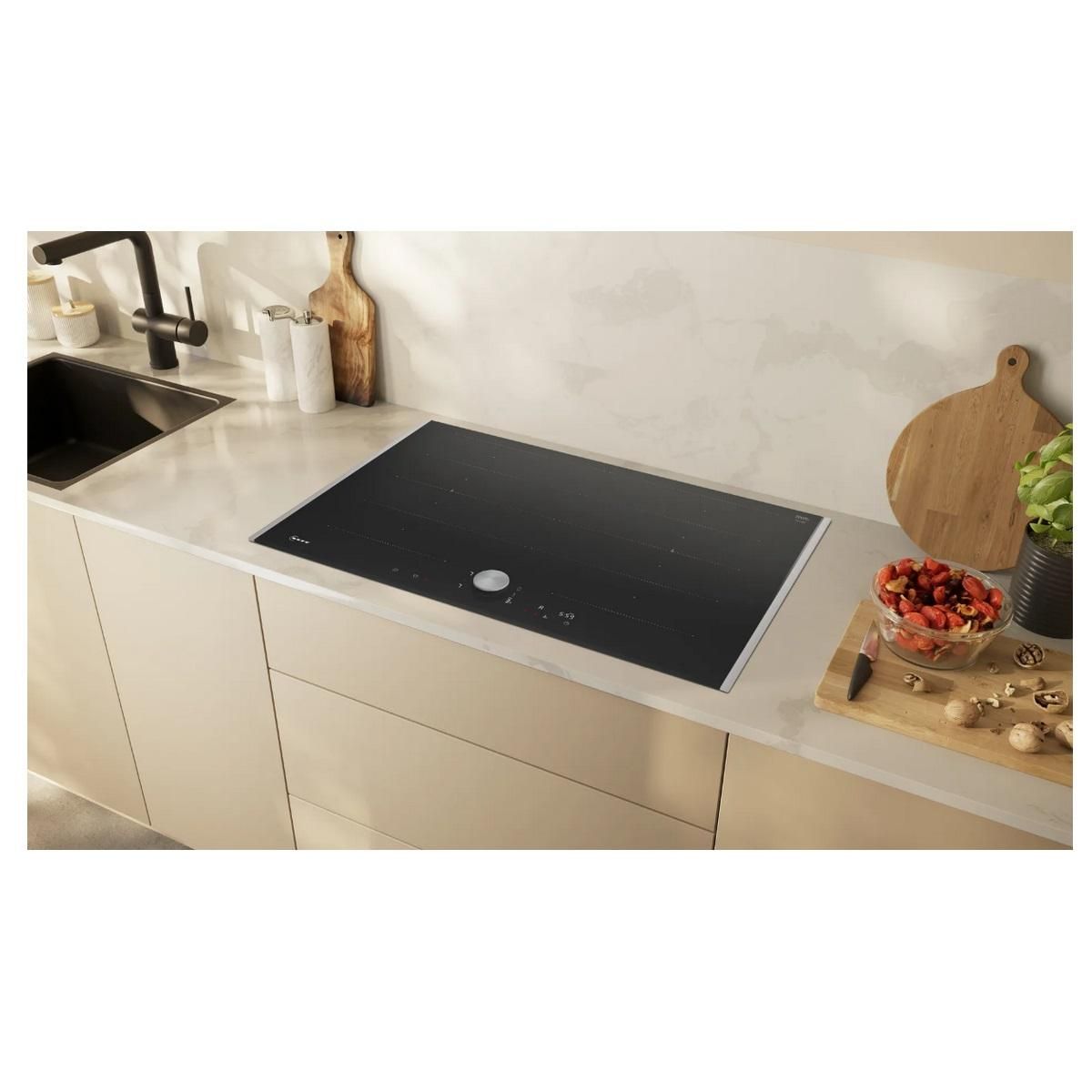 Neff Table de cuisson induction 83cm 4 feux 7400w noir - T68TTY4L0