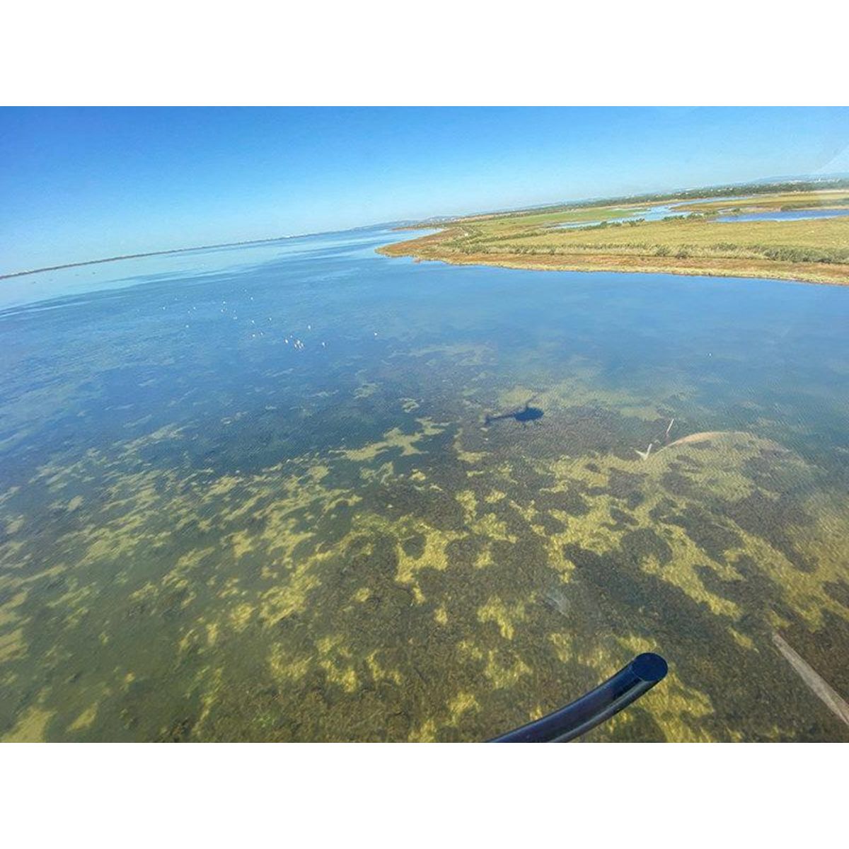 Smartbox Vol en hélicoptère de 9 min pour 3 personnes près de Montpellier - Coffret Cadeau Sport & Aventure