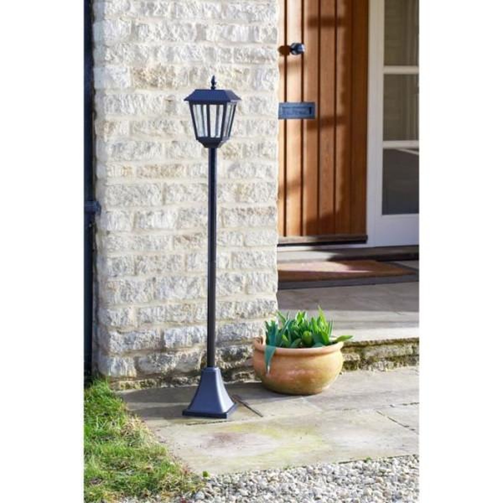 Voir la diapositive 3 : Smart garden Lampadaire solaire - SMART GARDEN - Metro - 20 lumens - Noir - 130 x 18 cm