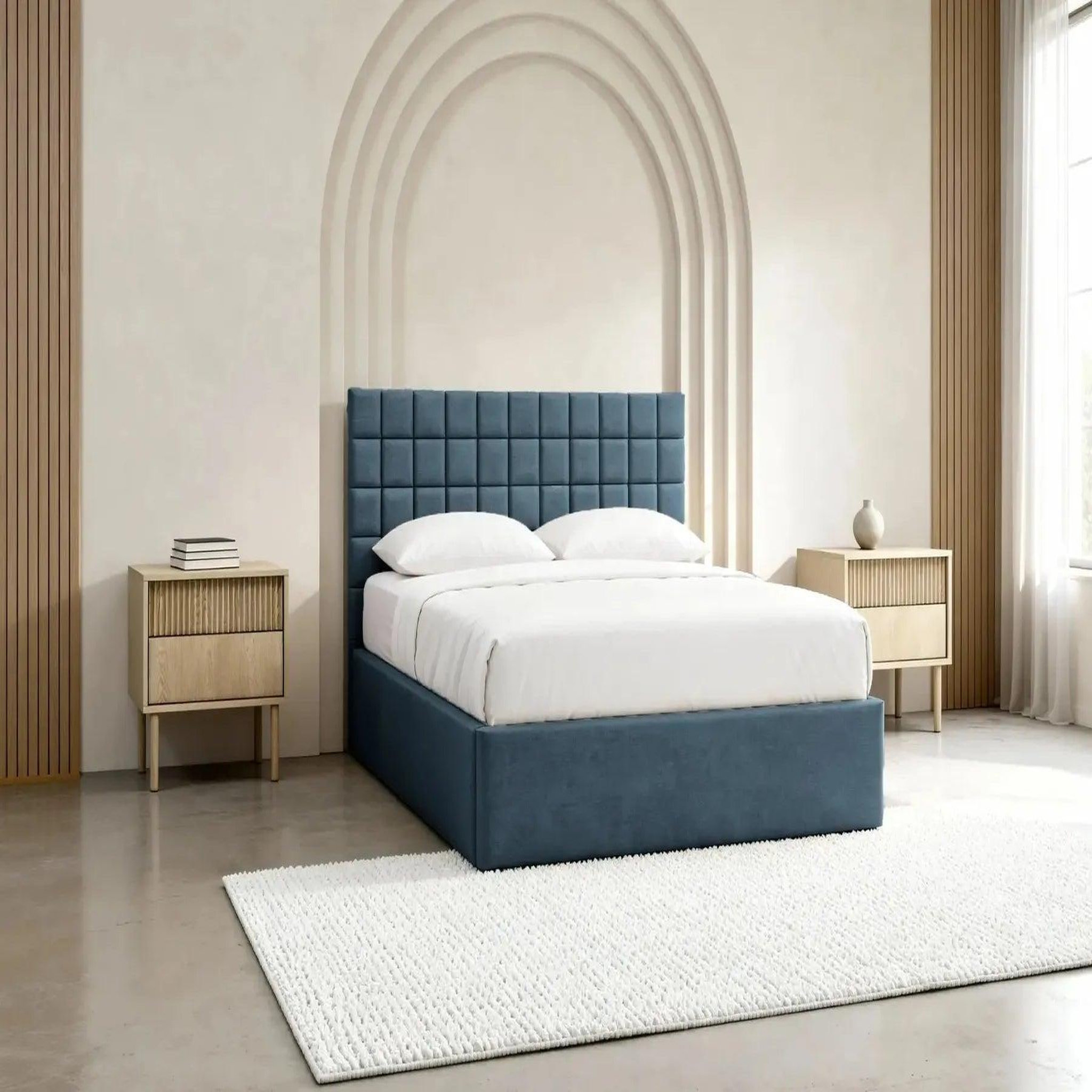Voir la diapositive 2 : CASANOVA PARIS Thelma - lit coffre tissu velours bleu