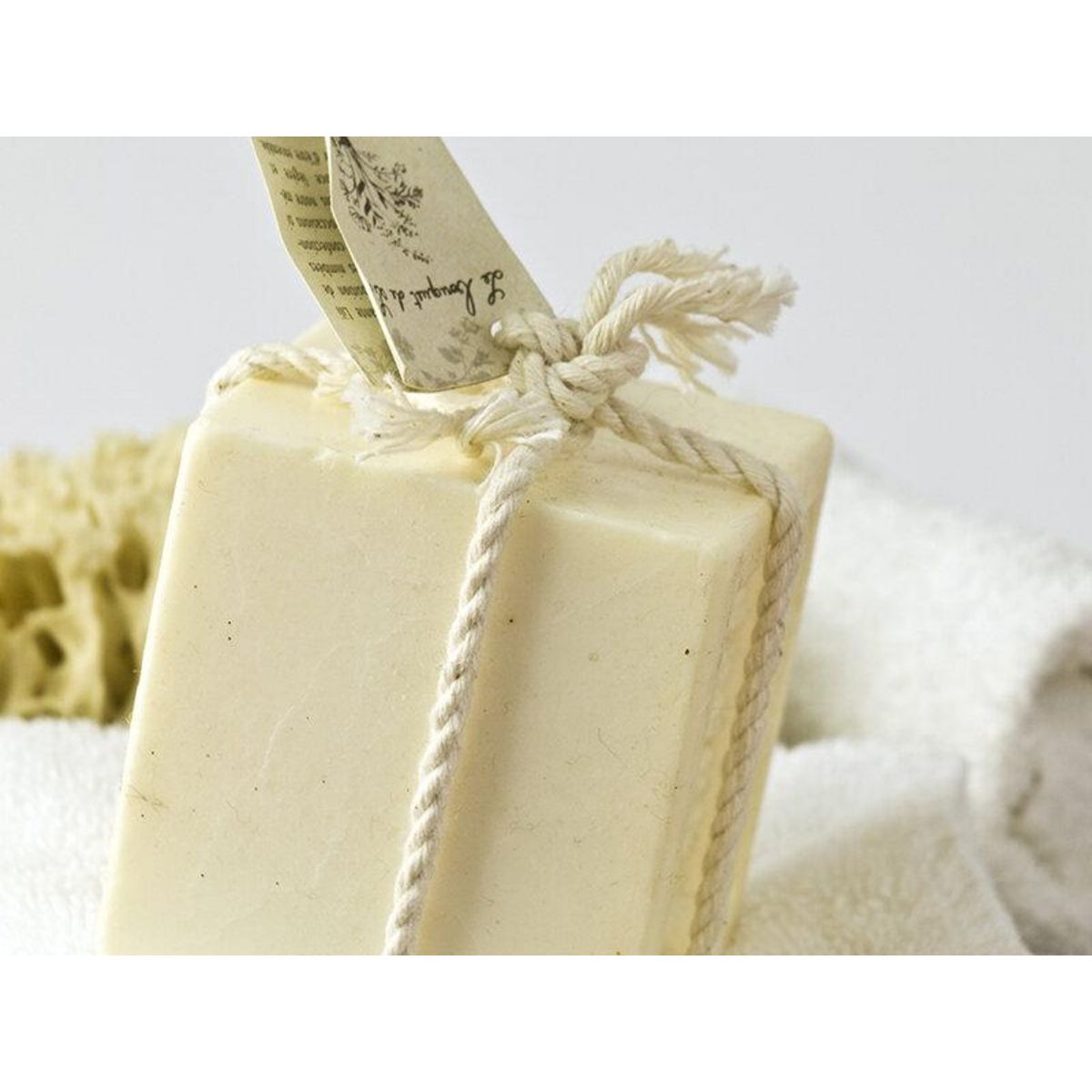 Smartbox Atelier écolo de création de produits d'entretien naturels pour la maison à Lyon - Coffret Cadeau Sport & Aventure