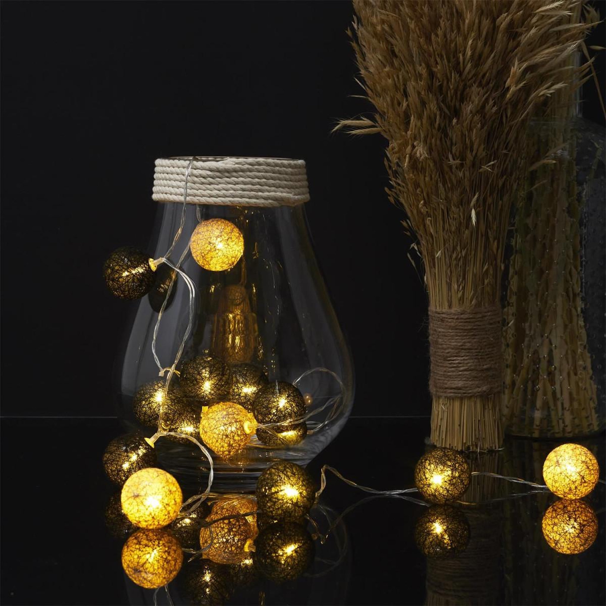 Voir la diapositive 4 : The Home Deco Factory Guirlande lumineuse led  boule  360cm noir & or