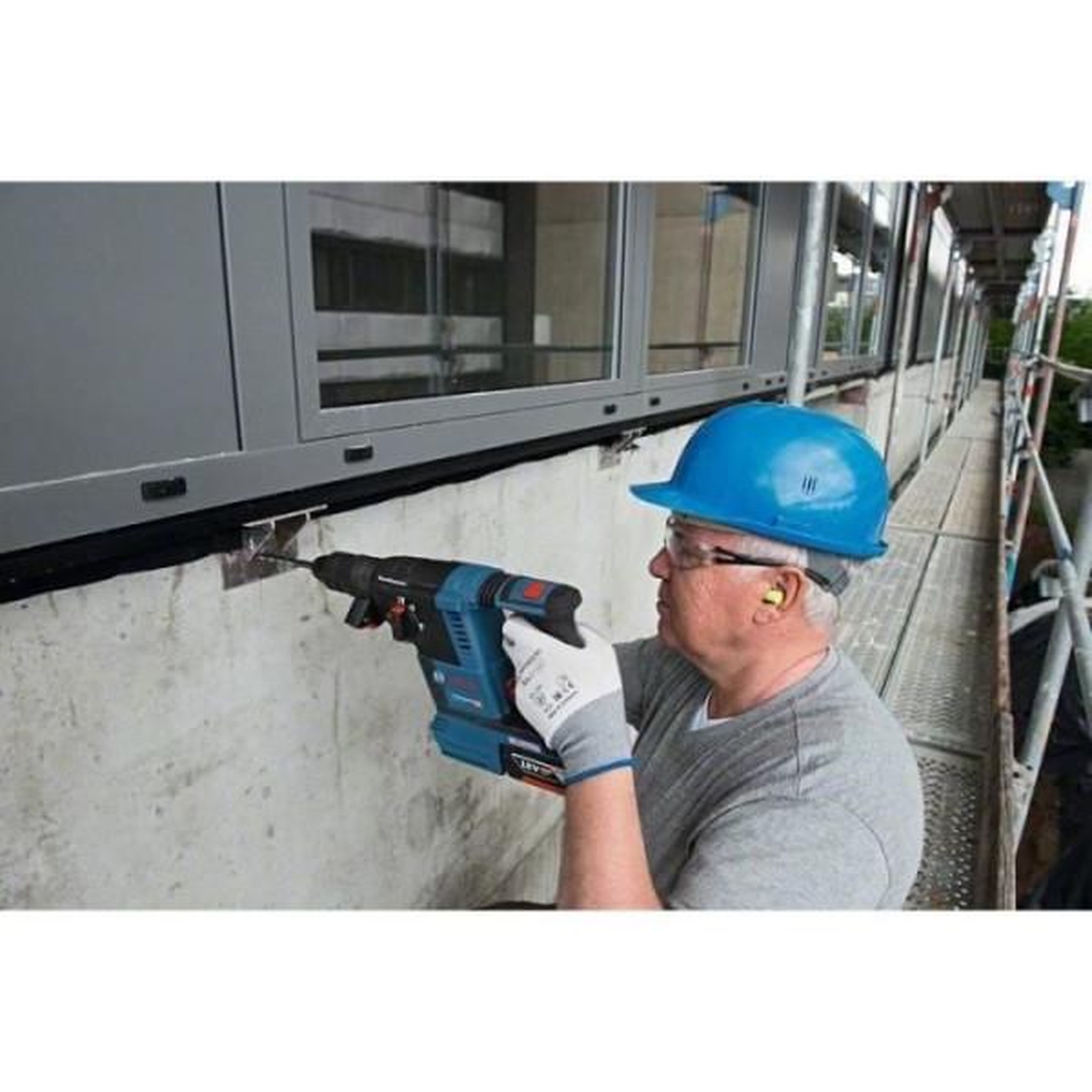 Voir la diapositive 4 : Bosch Professional Perforateur bosch professional gbh 18v-26 f sans batterie - force de frappe de 2,6 j - 0611910000
