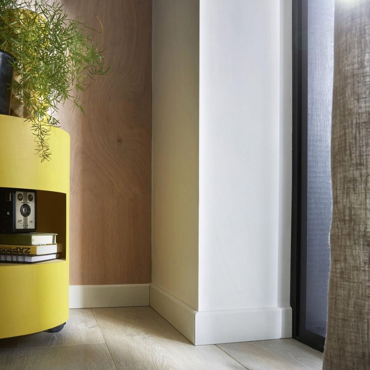 CENTRALE BRICO Plinthe médium (MDF) arrondie prépeint blanc, 14 x 80 mm, L.2.44 m