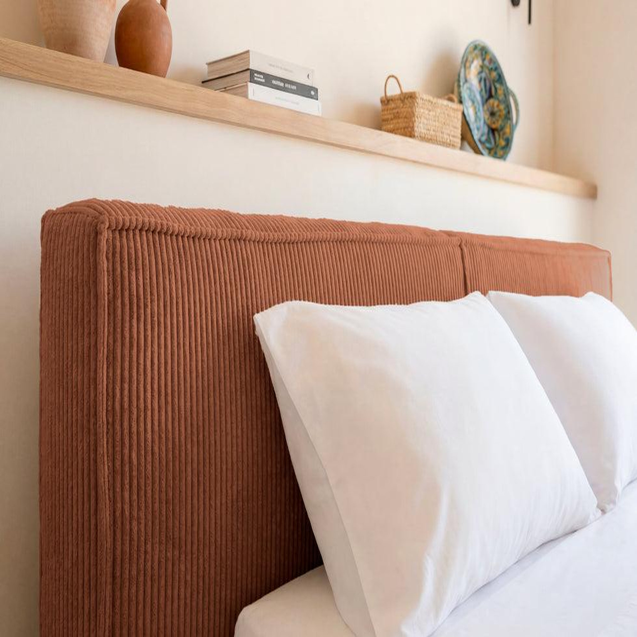 Voir la diapositive 3 : CASANOVA PARIS NOTO - Lit coffre petit velours côtelé Terracotta