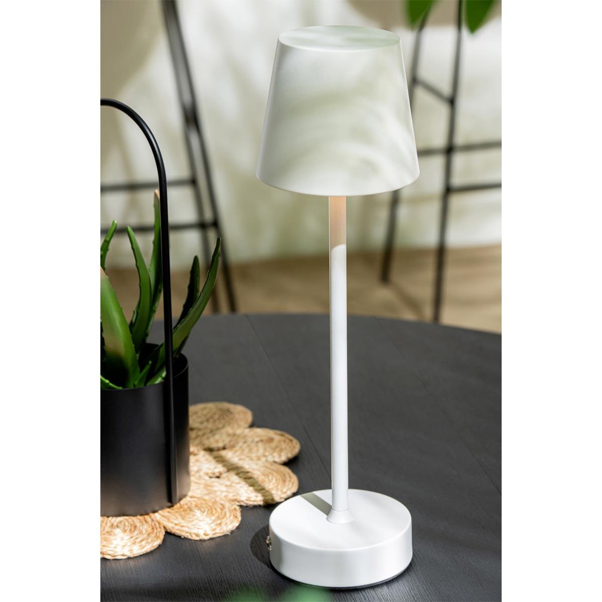Voir la diapositive 5 : J-LINE Lampe à poser à led  goa  37cm blanc