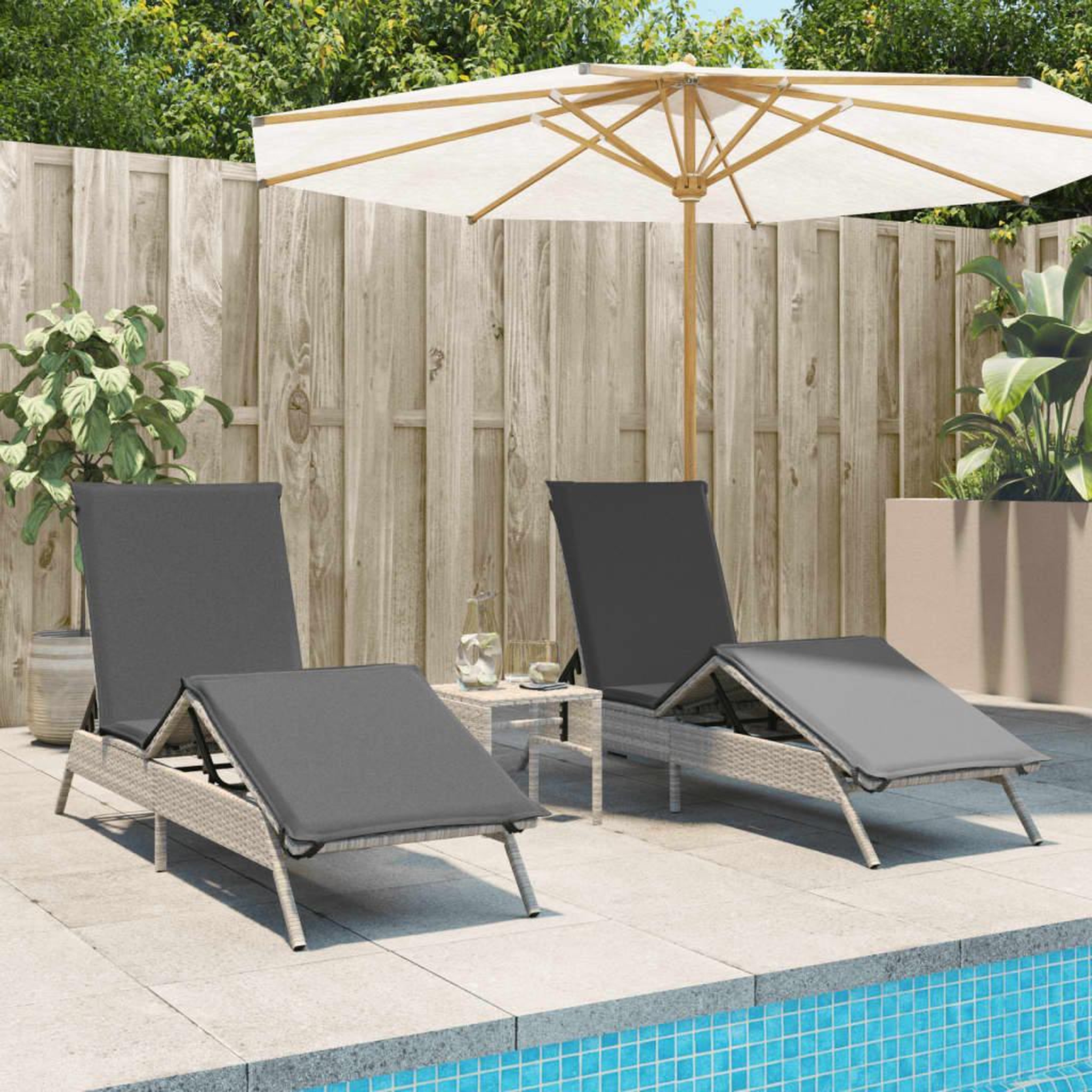 VIDAXL Chaises longues lot de 2 avec table gris clair resine tressee