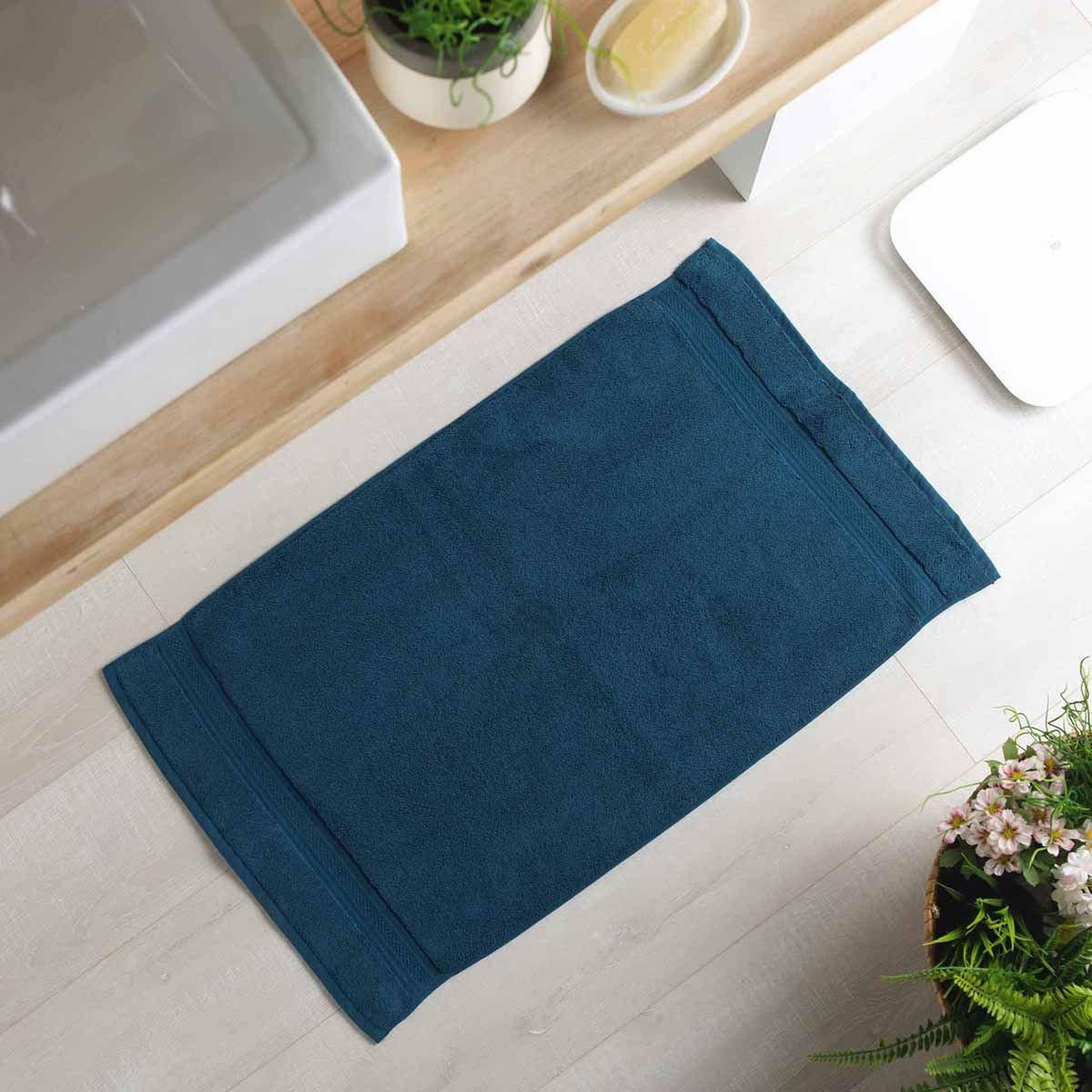 Voir la diapositive 3 : Douceur d'Intérieur Tapis de bain  colors  50x85cm bleu nuit