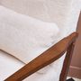 Voir la diapositive 5 : SWEEEK Fauteuil scandinave bois d'hévéa teinté noyer et tissu effet fausse fourrure