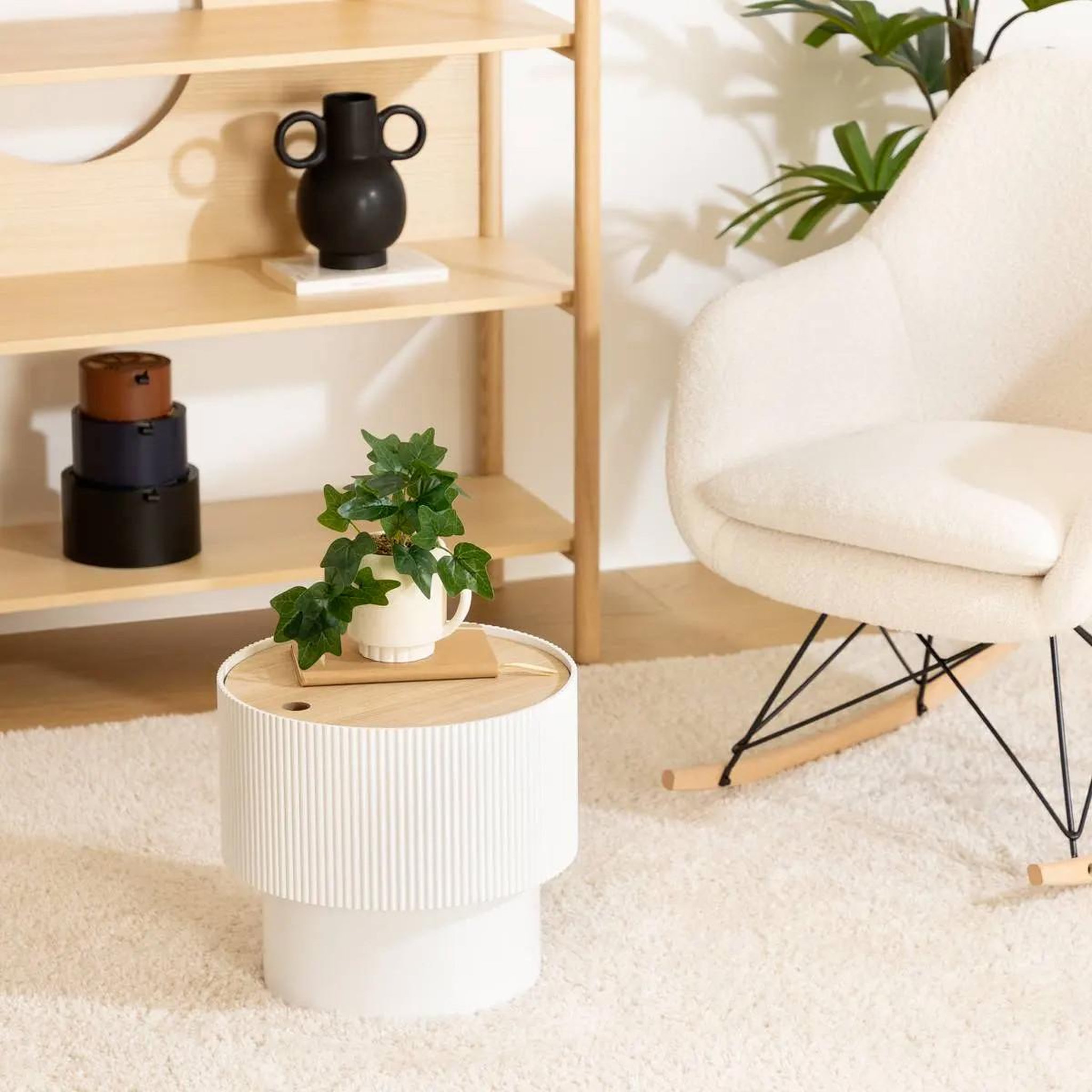 Voir la diapositive 4 : ATMOSPHERA Table d'appoint avec coffre  enola  38cm blanc