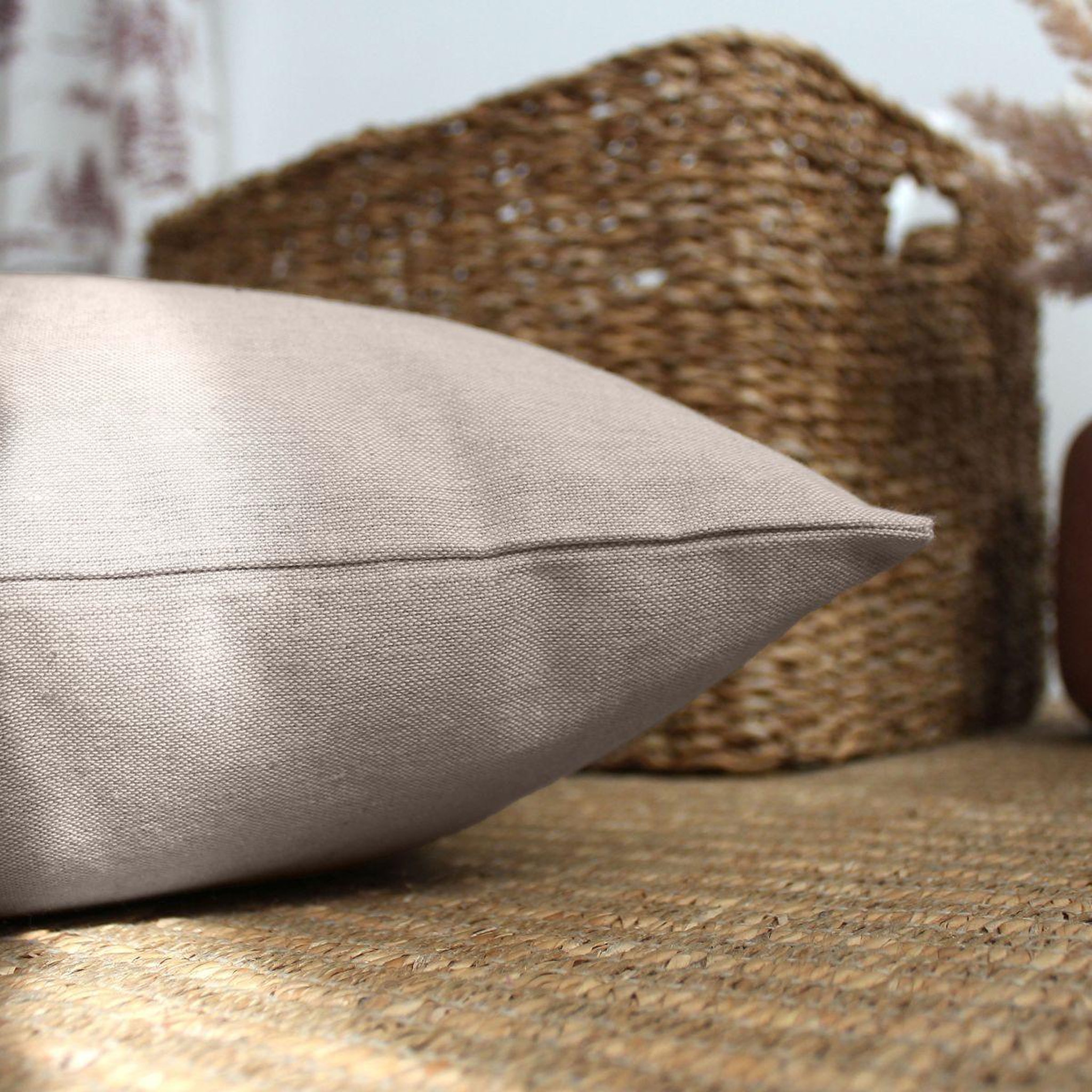 Voir la diapositive 2 : ENJOY HOME Coussin déco uni  dune  40x40cm naturel