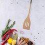 Voir la diapositive 2 : Fackelmann Spatule de cuisine ajourée 33 cm Fackelmann Wood Edition