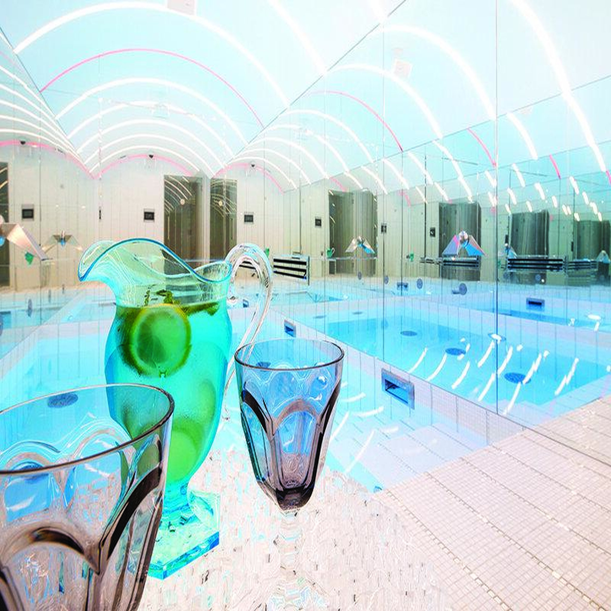 Voir la diapositive 3 : Smartbox Escapade en hôtel 4* à paris avec accès privatif au spa et coupe de champagne - coffret cadeau séjour