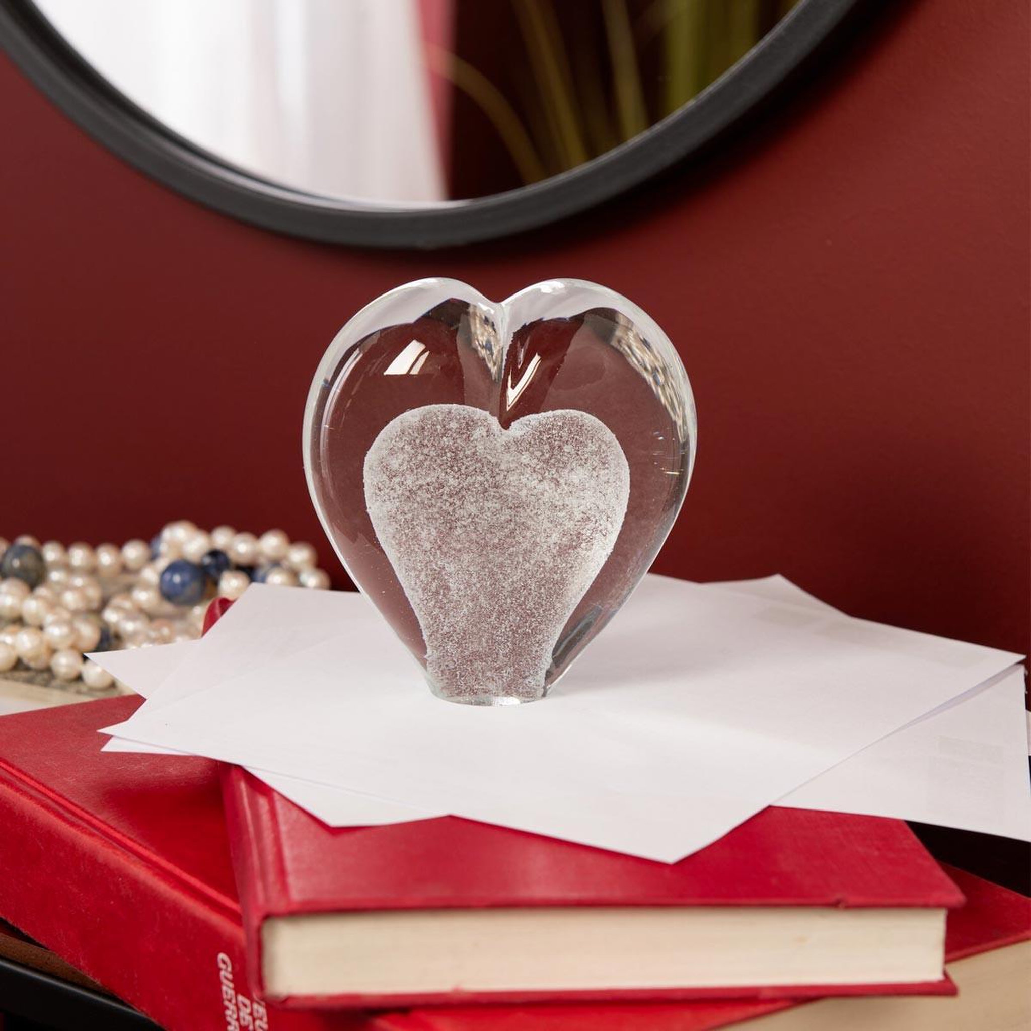 Voir la diapositive 2 : J-LINE Presse-papier en verre  cœur  10cm blanc