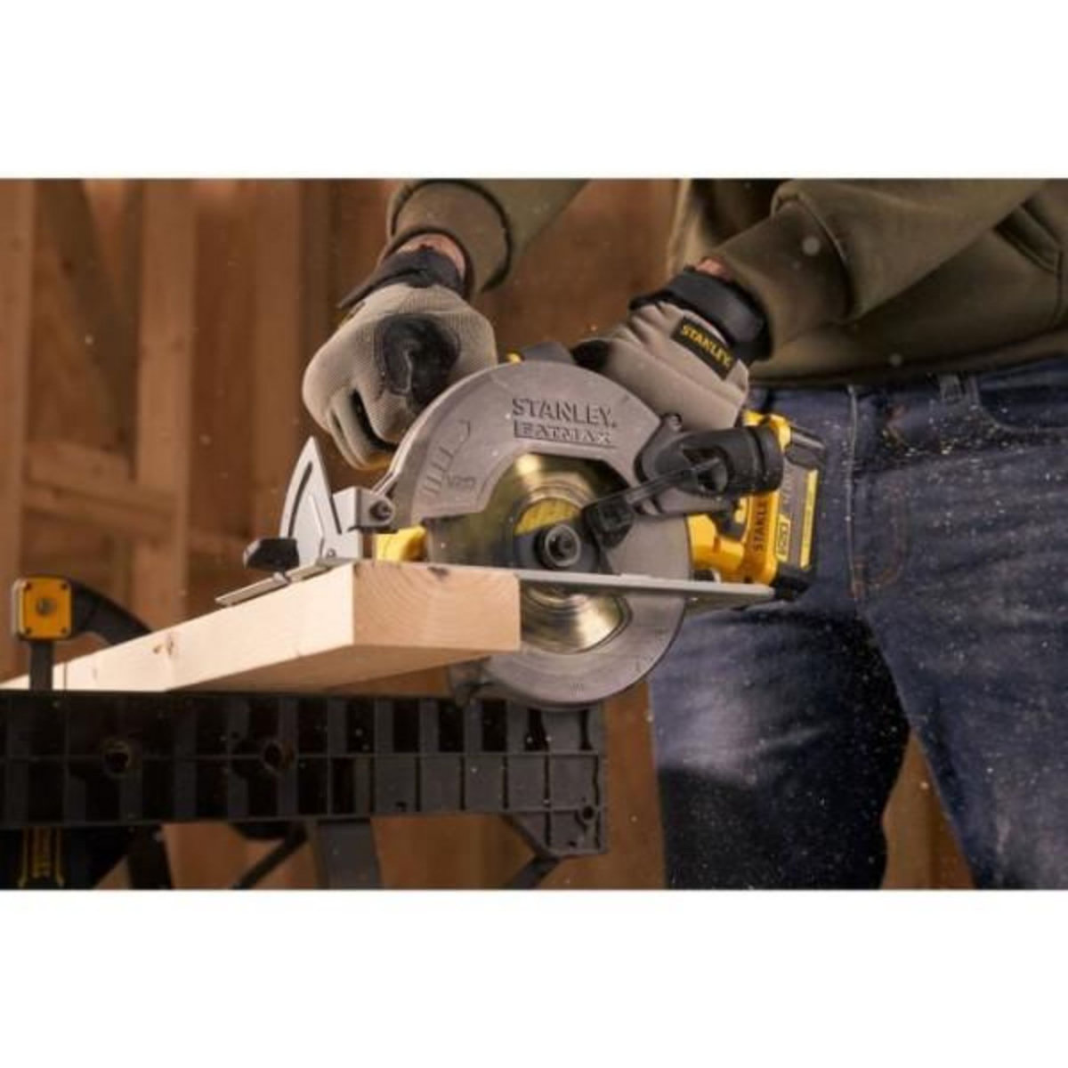 Stanley Scie Circulaire - STANLEY FATMAX V20 - SFMCS500B-XJ - 165 mm - Lithium 18V - Sans Batterie