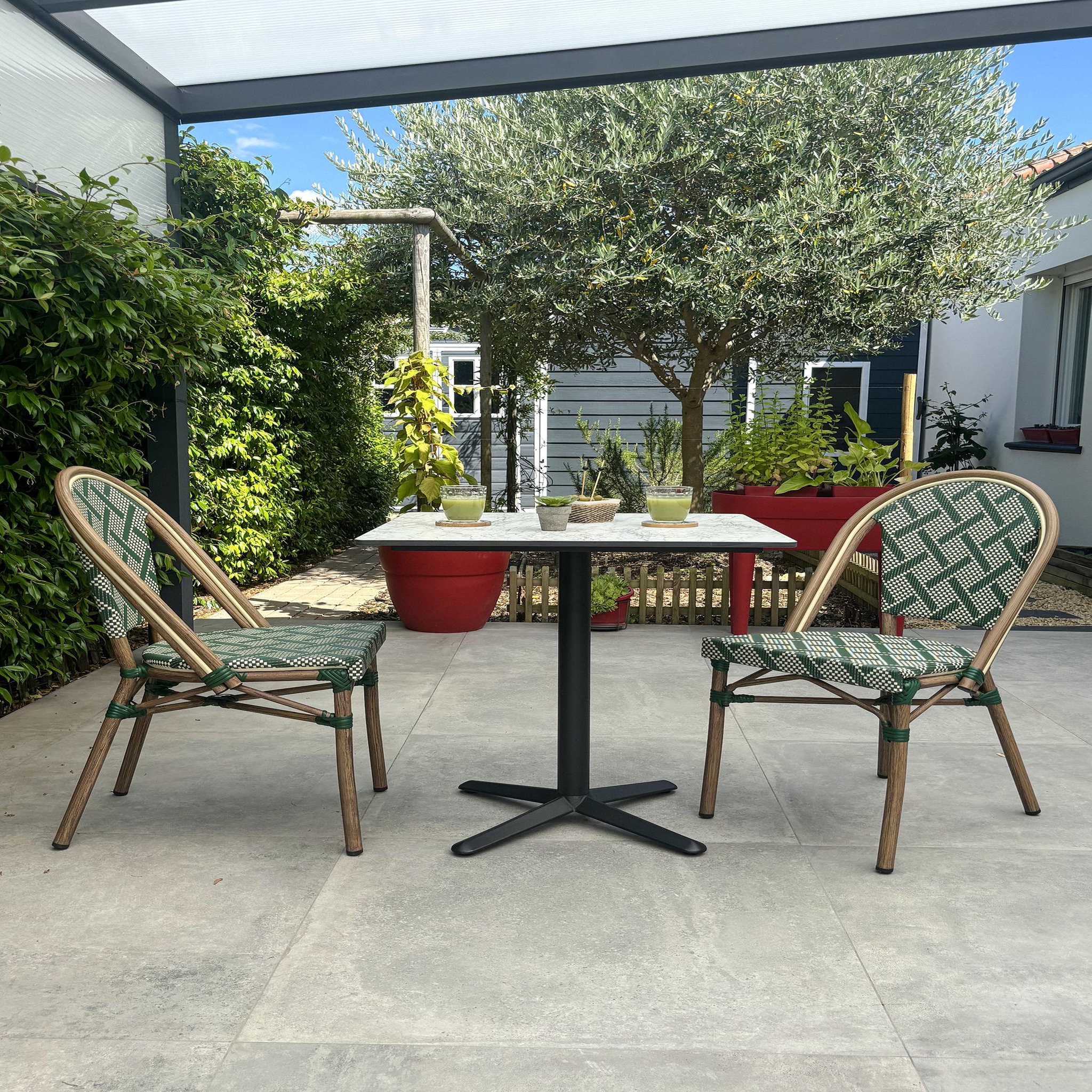 Voir la diapositive 3 : DCB GARDEN Ensemble repas de jardin en acier et plateau en HPL (2 places)