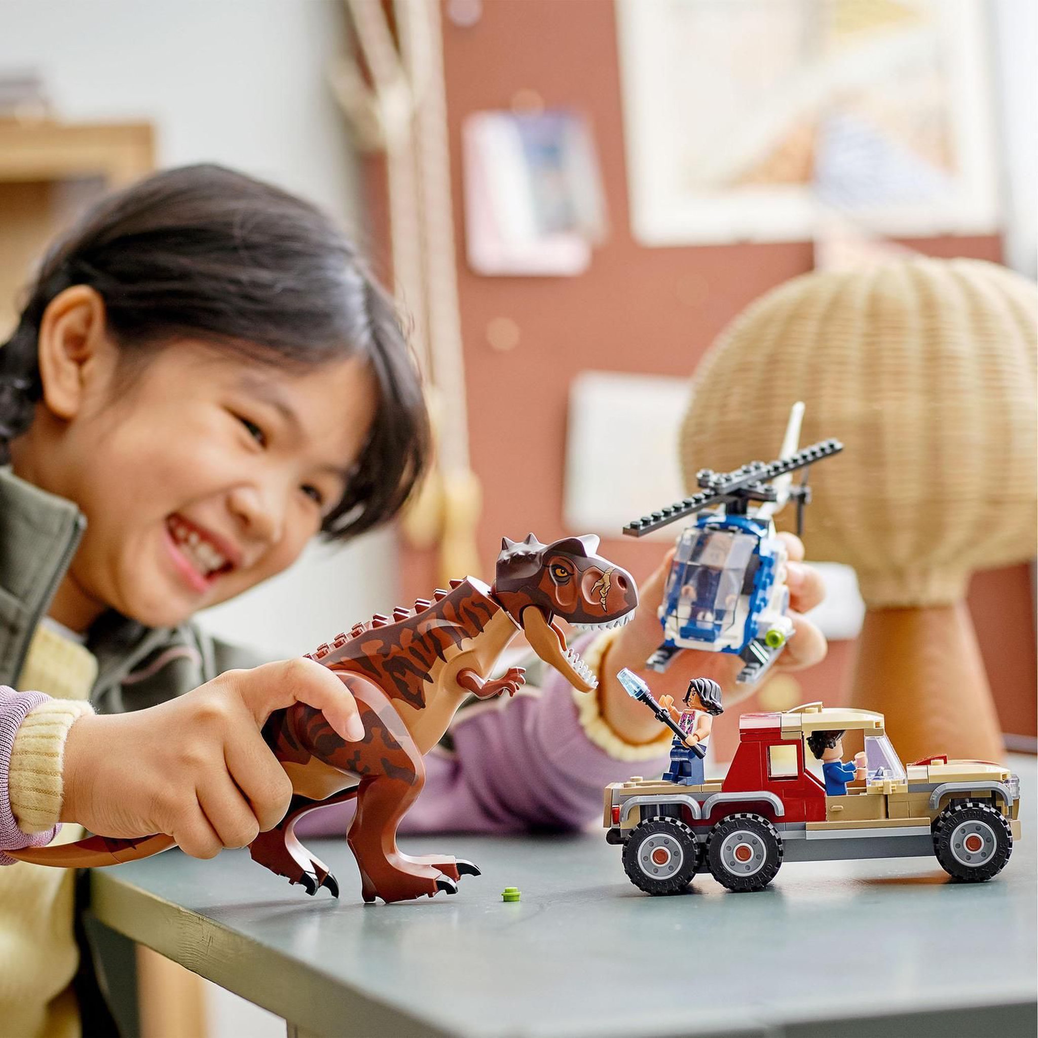 Voir la diapositive 7 : LEGO LEGO Jurassic World 76941 La Chasse du Carnotaurus, Dinosaure Jouet, pour Enfants Dès 7 Ans