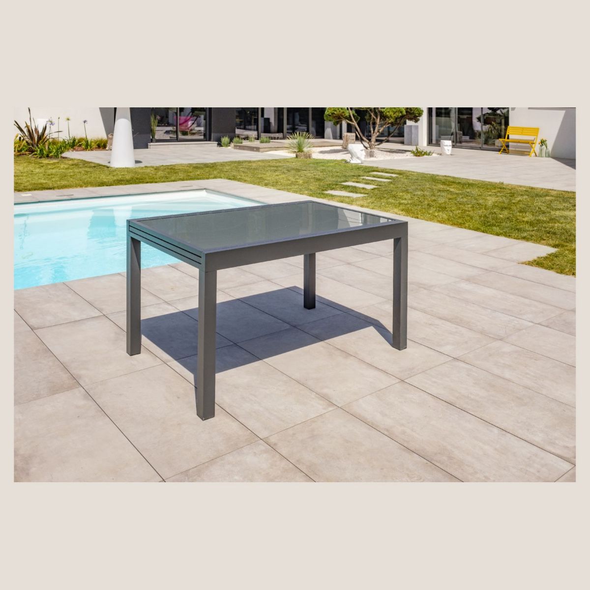 Table de jardin rectangulaire - 8/10 places - Aluminium et plateau en verre - Anthracite - TOLEDE