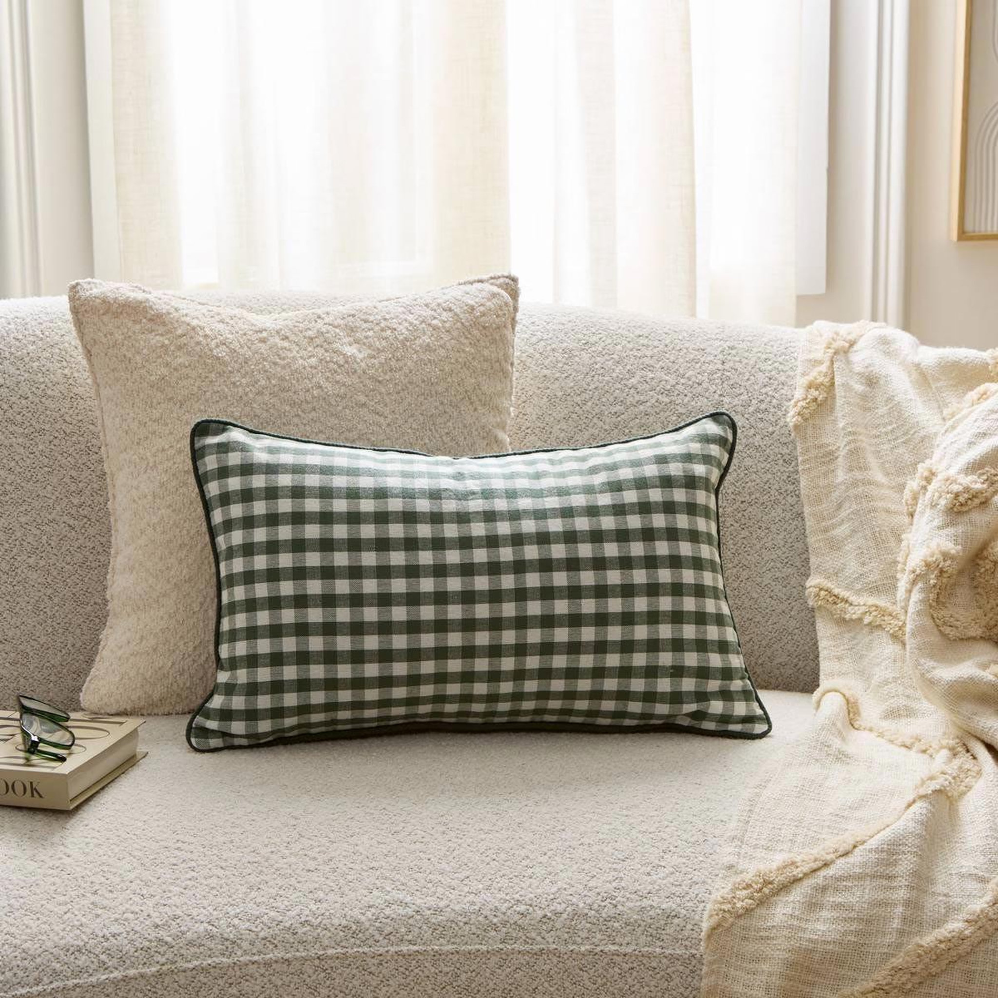Voir la diapositive 3 : ATMOSPHERA Coussin déco imprimé vichy  groove  30x50cm vert