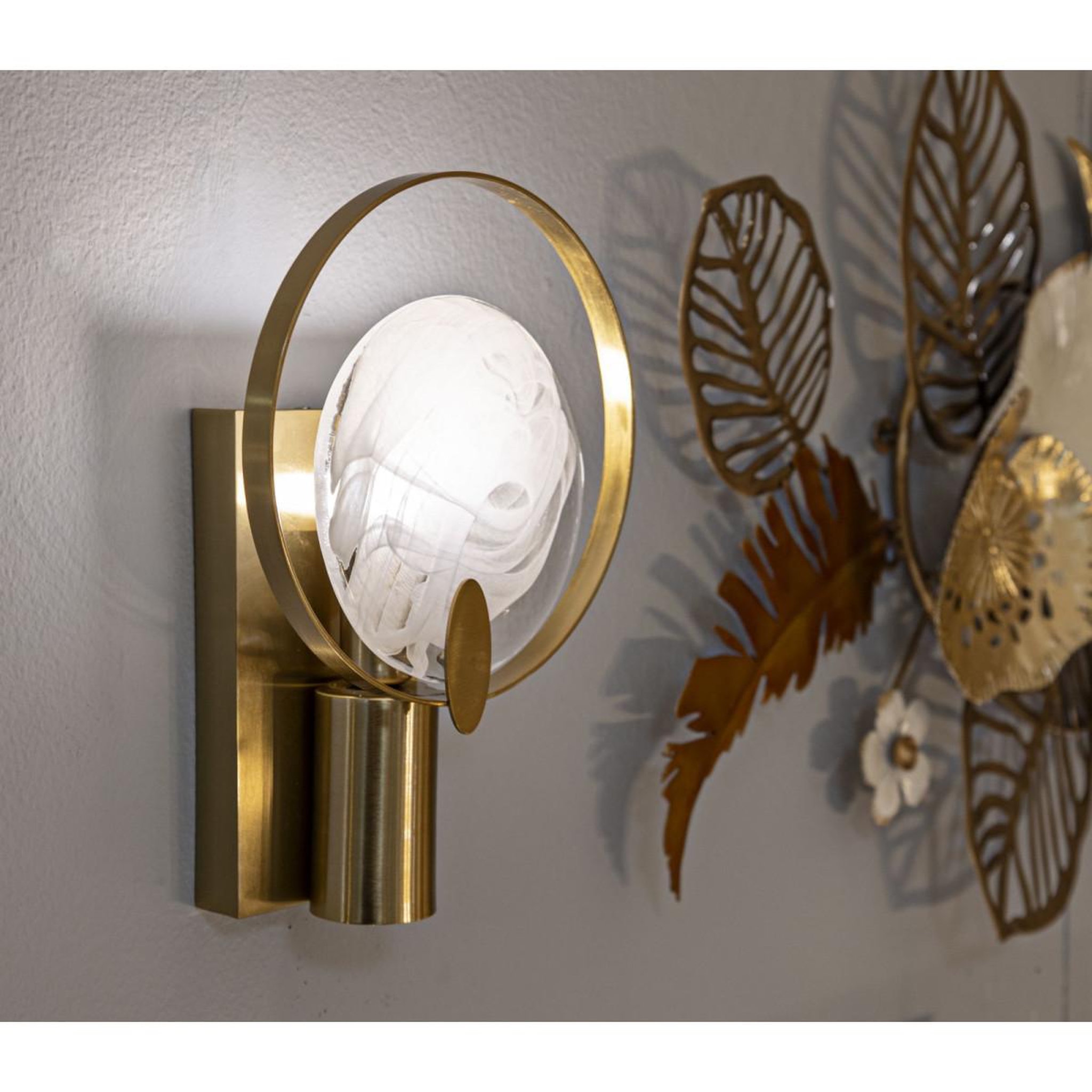 Voir la diapositive 5 : Paris Prix Applique murale design en verre  oklan  29cm or