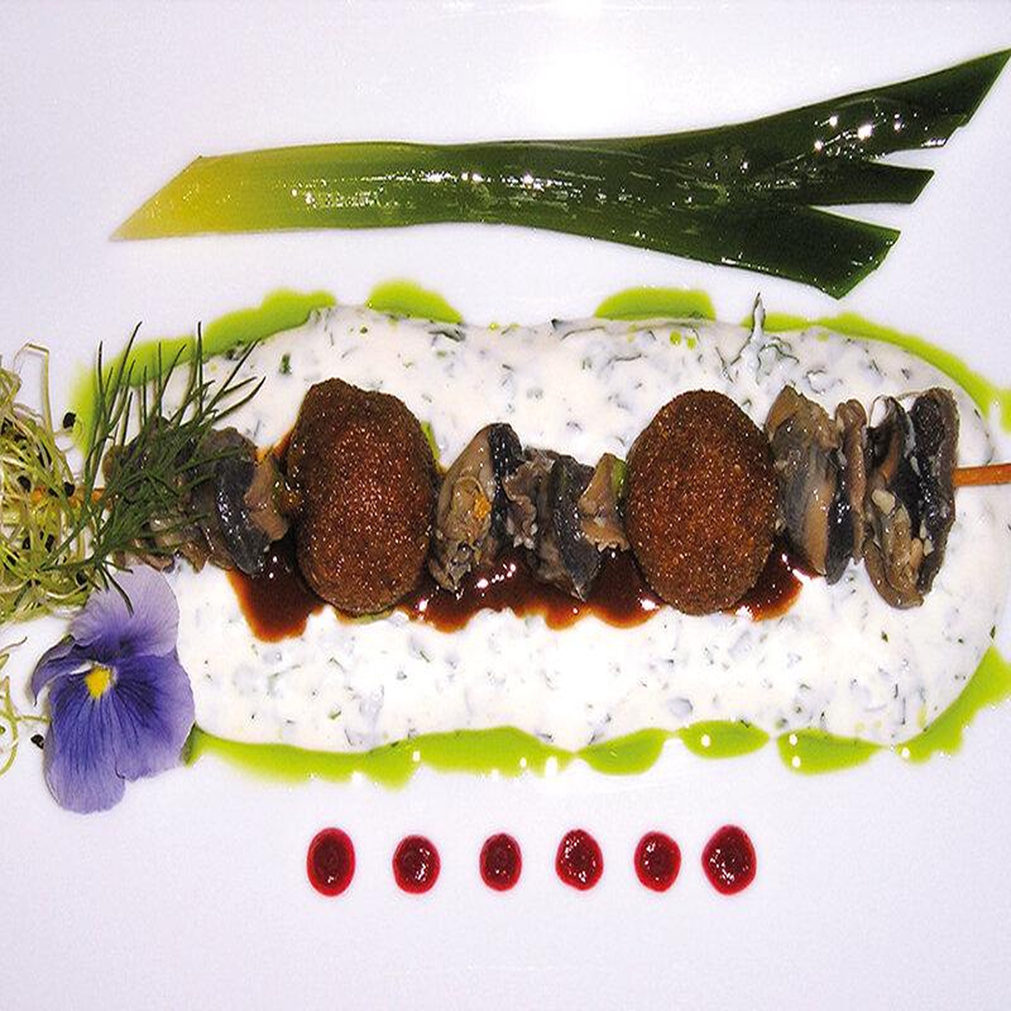 Voir la diapositive 4 : Smartbox Adresses primées : menu 8 plats au restaurant mon plaisir près de montbéliard - coffret cadeau gastronomie