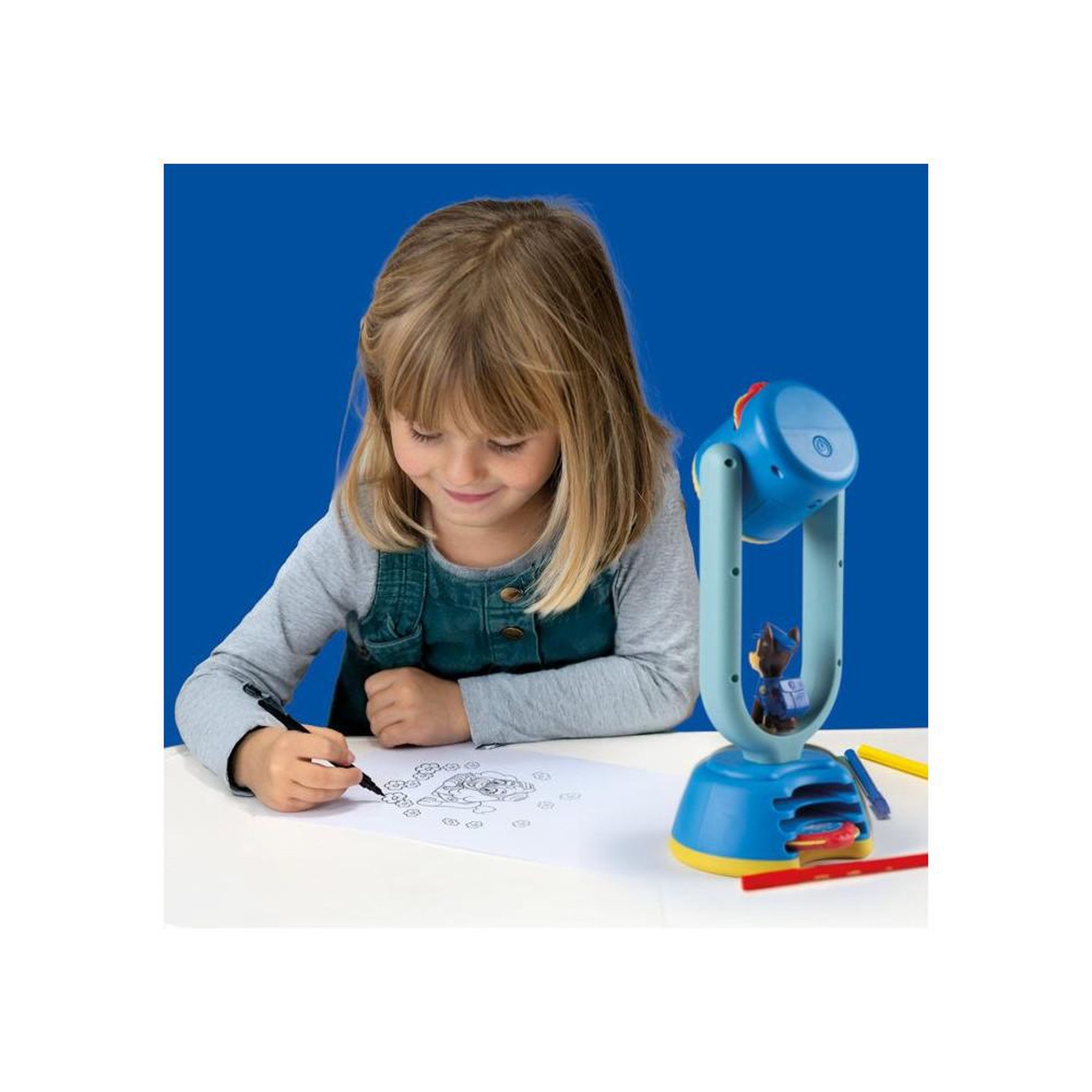 Voir la diapositive 4 : SMOBY Projecteur de dessin pour enfants paw patrol bleu et rouge, mise au point et orientation réglables, pieds antidérapants, système à disques 128 modèles