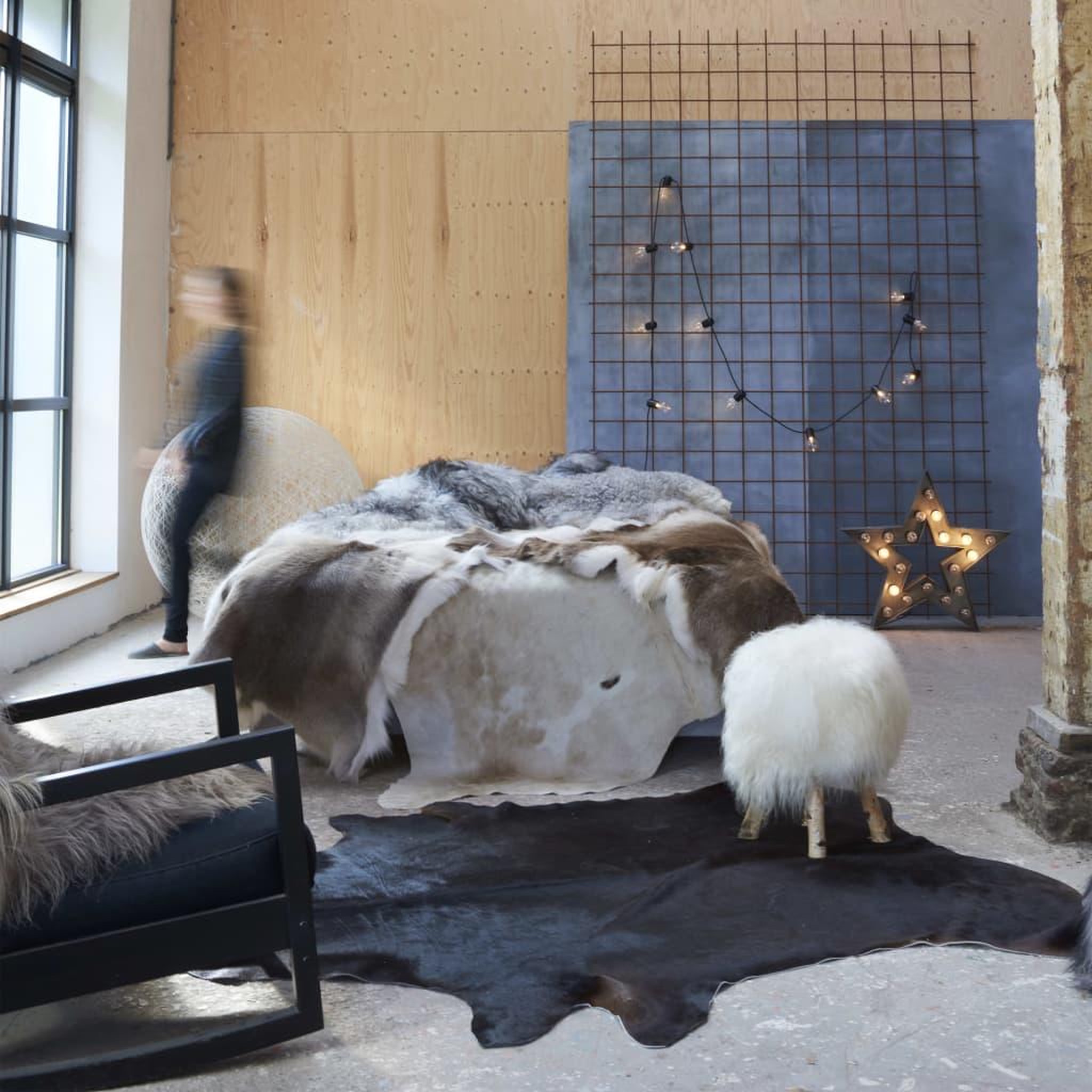 Voir la diapositive 1 : VIDAXL Tapis en peau de vache veritable Noir 150 x 170 cm