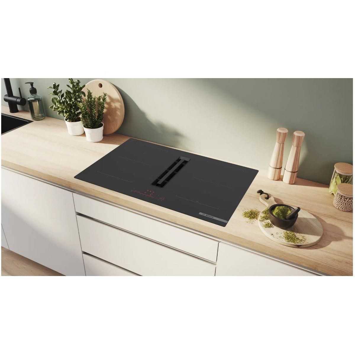 BOSCH Table de cuisson aspirante induction 4 feux 7400w noir - PVQ811H26E