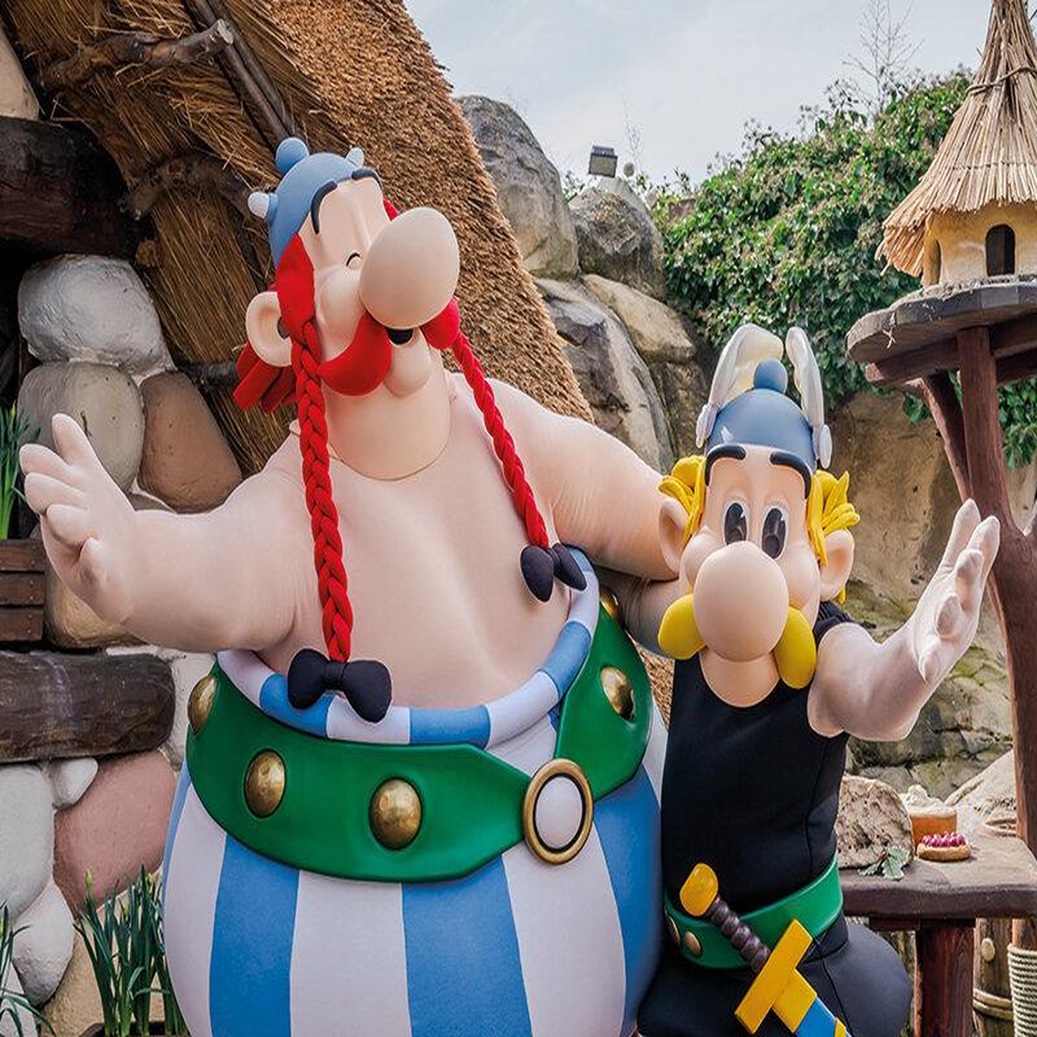 Voir la diapositive 3 : Smartbox Astérix  - 2 billets adultes - coffret cadeau multi-thèmes