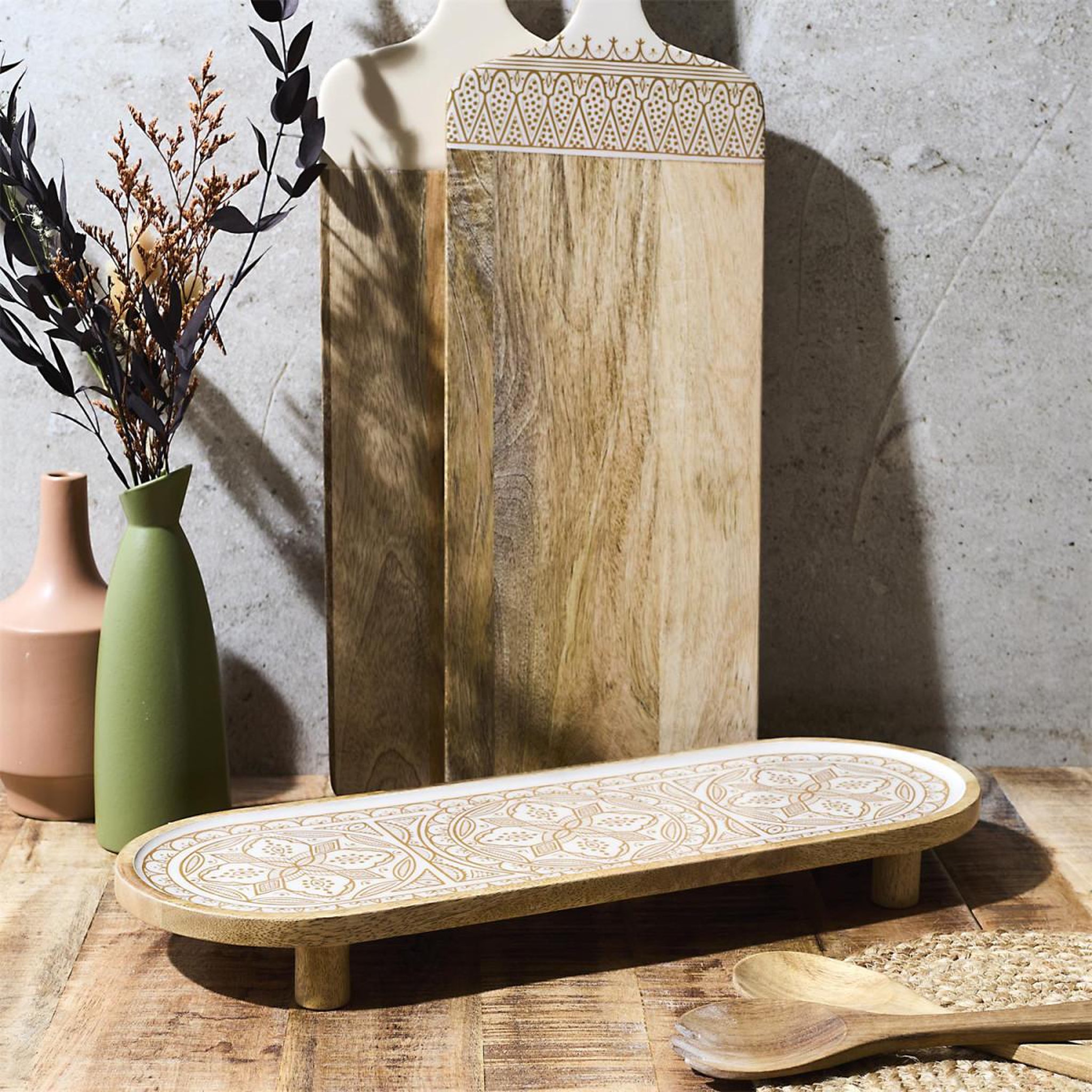 Voir la diapositive 3 : The Home Deco Factory Plat de présentation en bois  dune  50cm beige