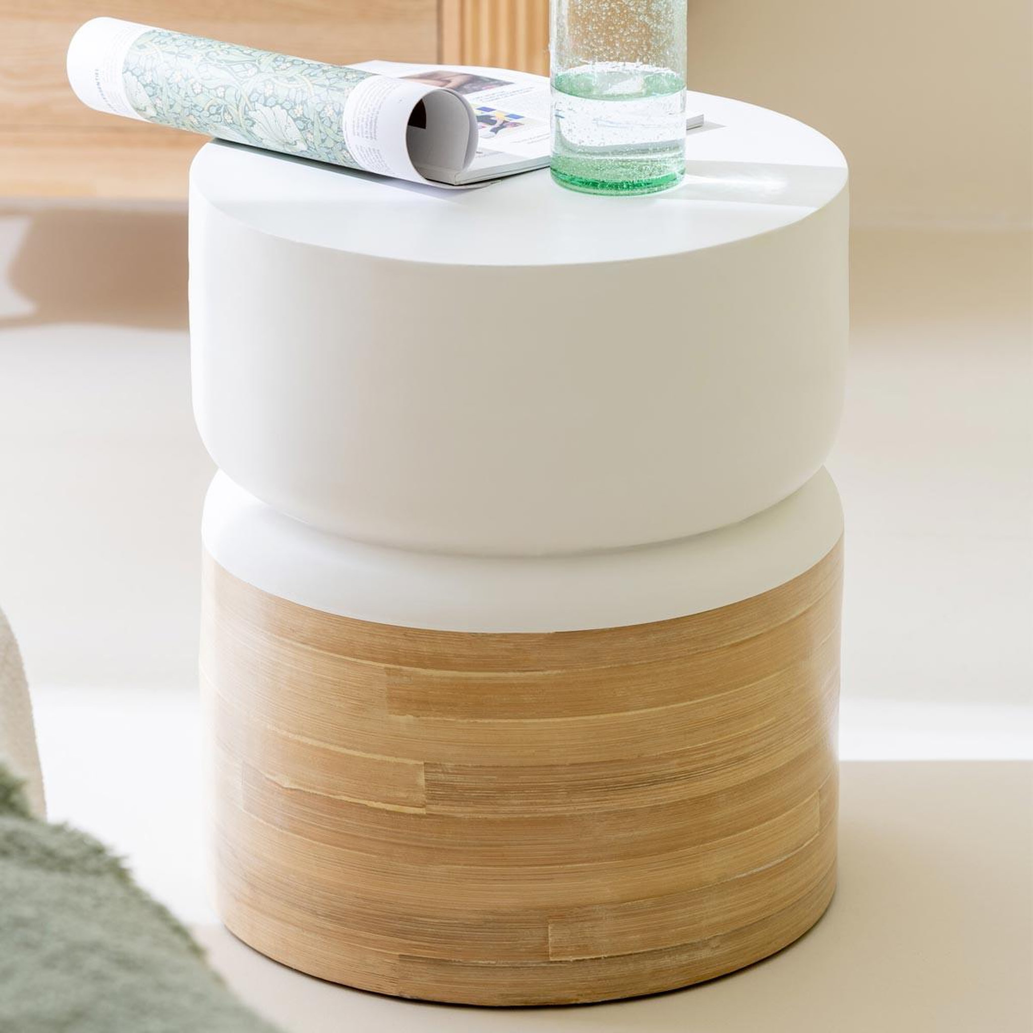 Voir la diapositive 4 : J-LINE Table d'Appoint en Bambou  Socorro  47cm Blanc & Naturel