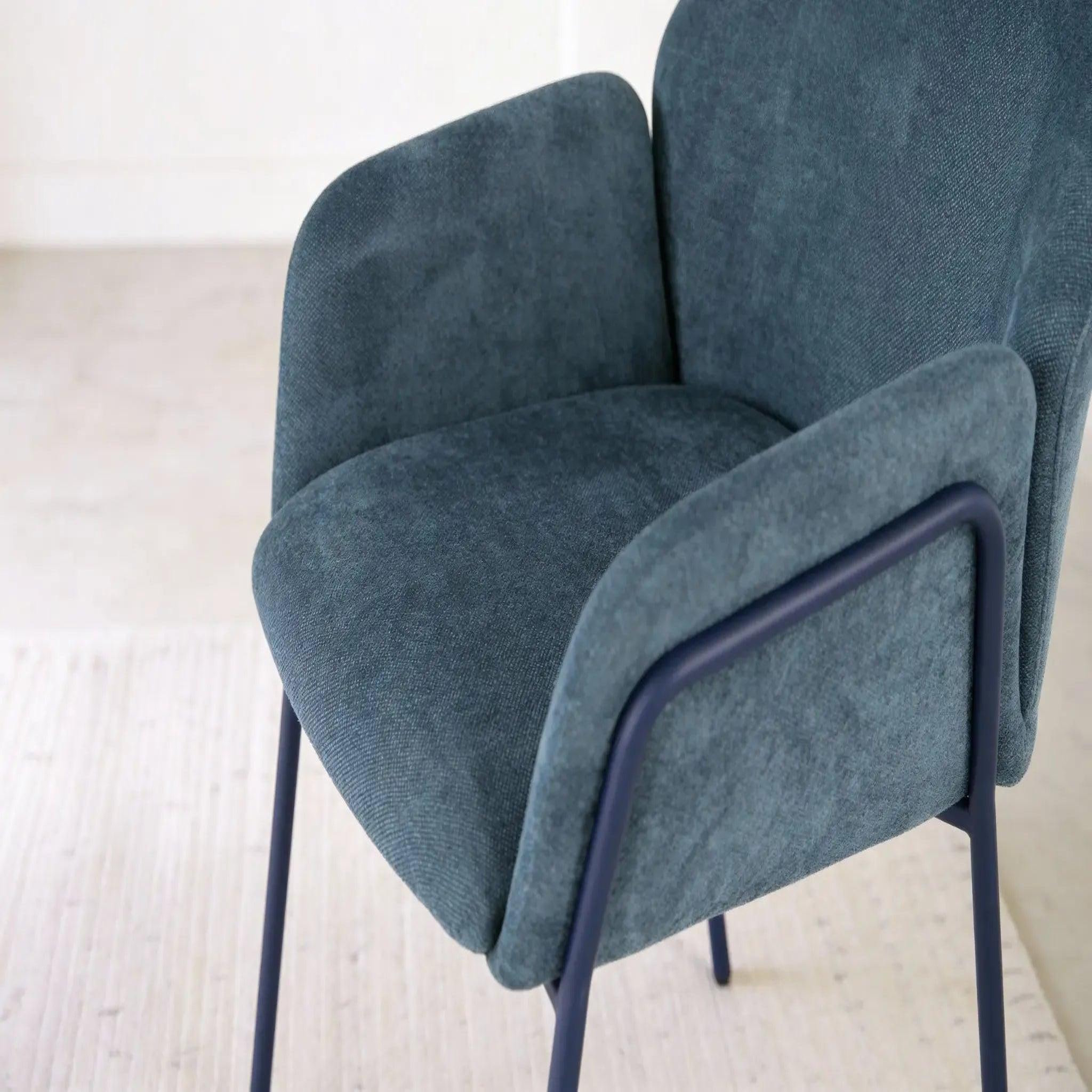 Voir la diapositive 4 : CASANOVA PARIS Naya - lot de 2 chaises tissu