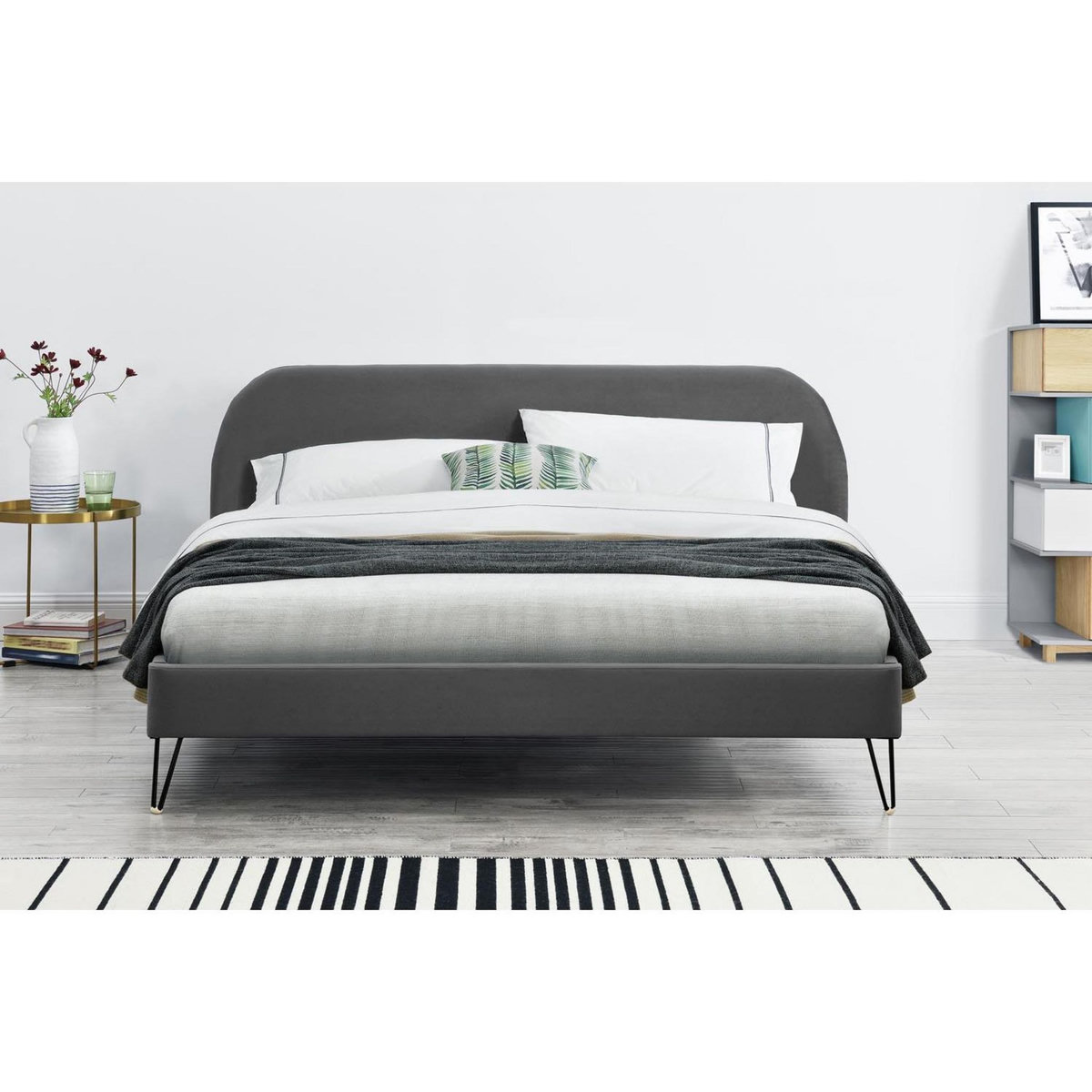 CONCEPT USINE Structure de lit 140 x 190 cm en velours gris et pieds noirs PHOENIX