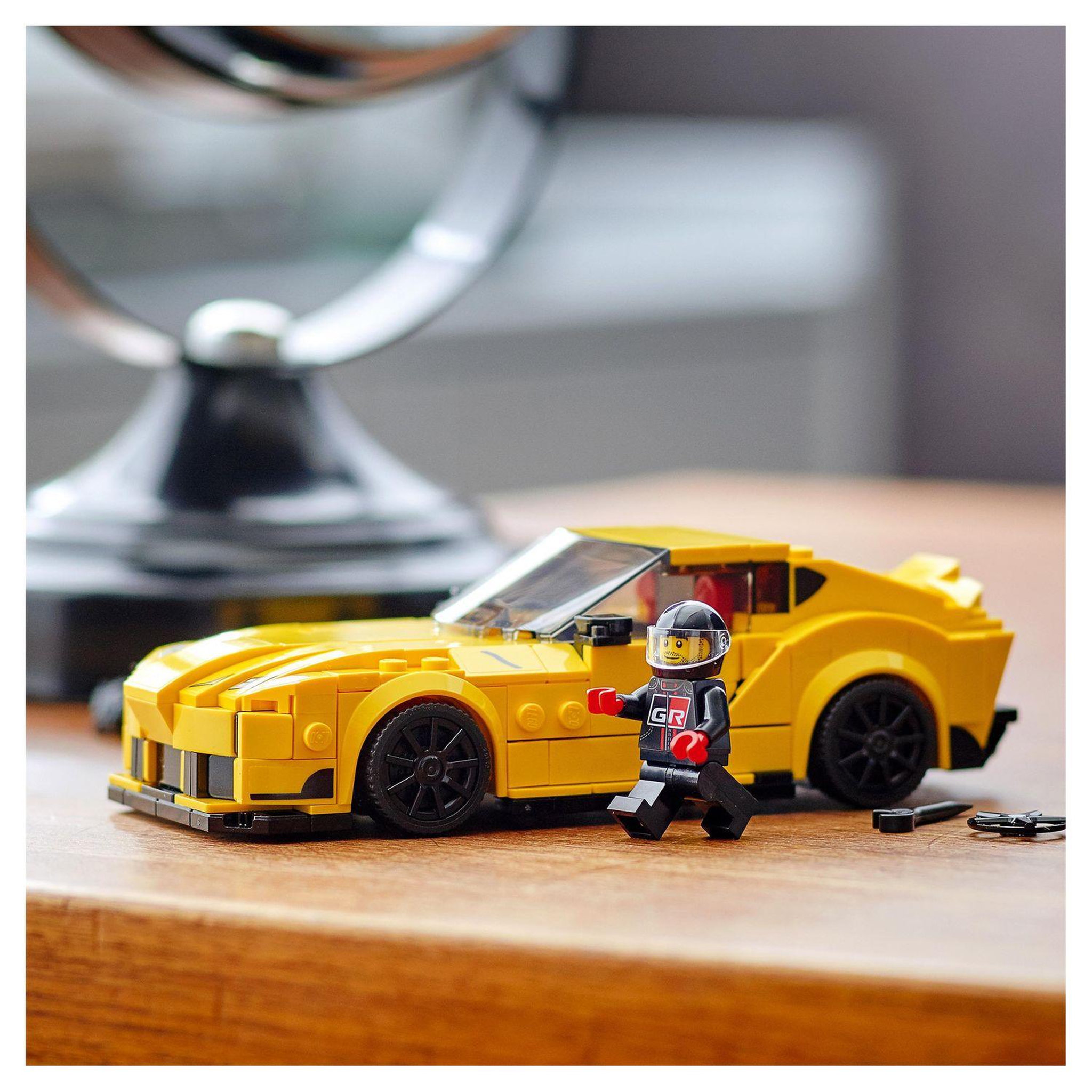 Voir la diapositive 6 : LEGO Speed Champions 76901 - Toyota GR Supra dès 7 ans