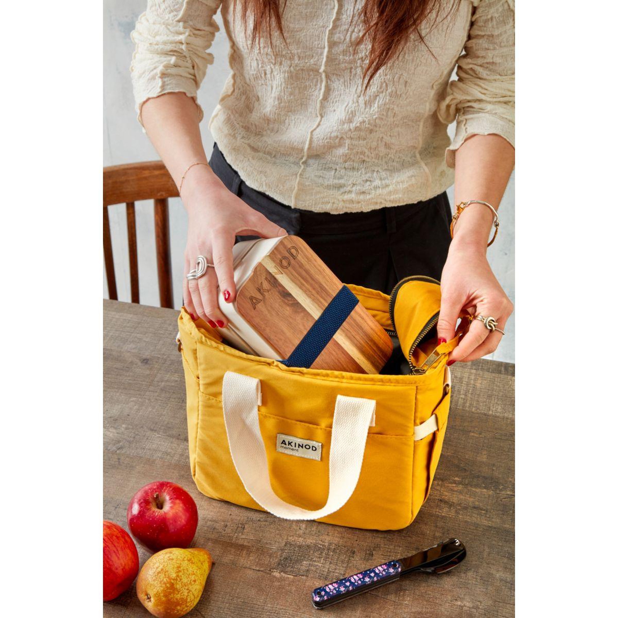 Voir la diapositive 4 : AKINOD Lunch bag 8h17 moutarde
