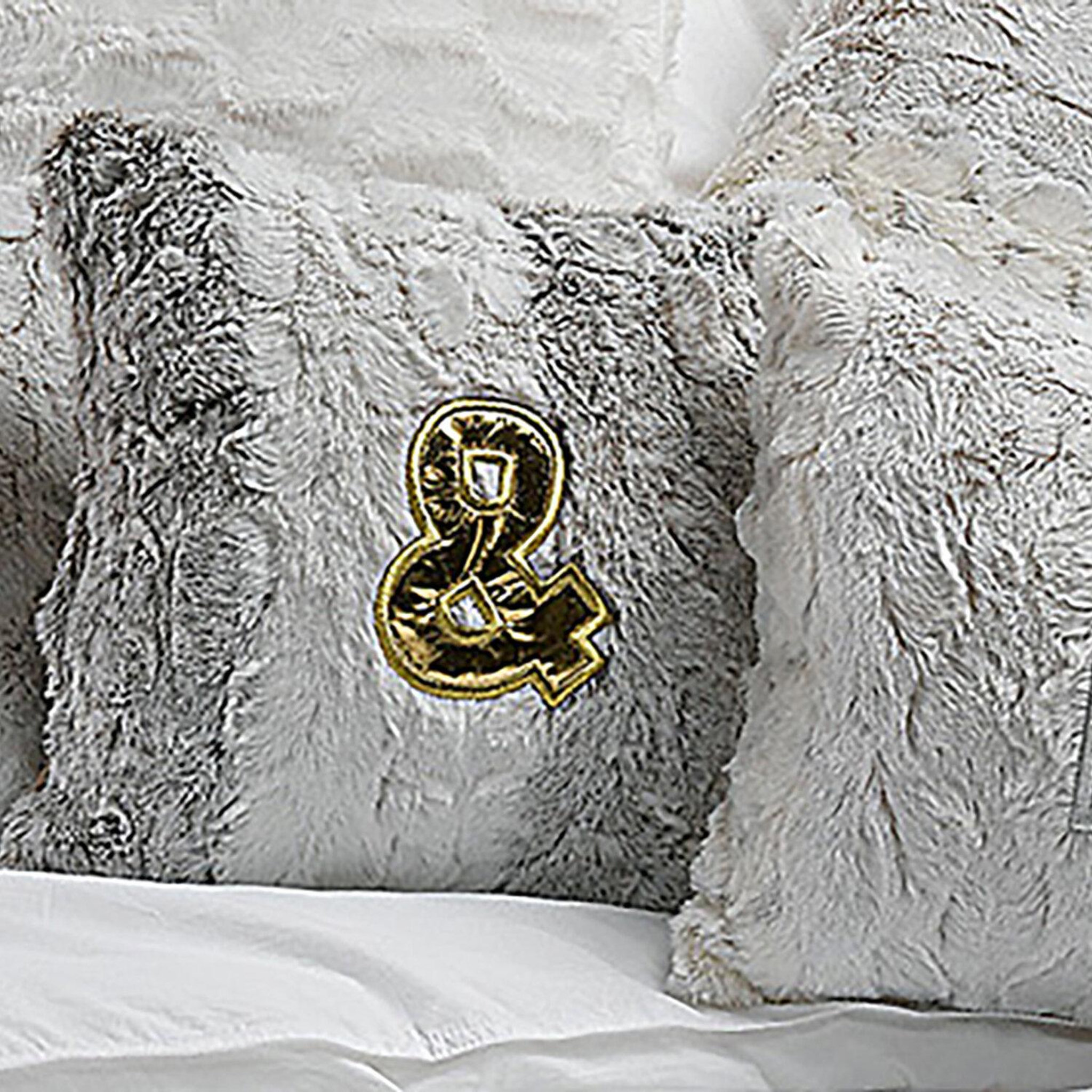 Voir la diapositive 4 : Les Ateliers du Linge Coussin fausse fourrure 100%polyester 420g chic