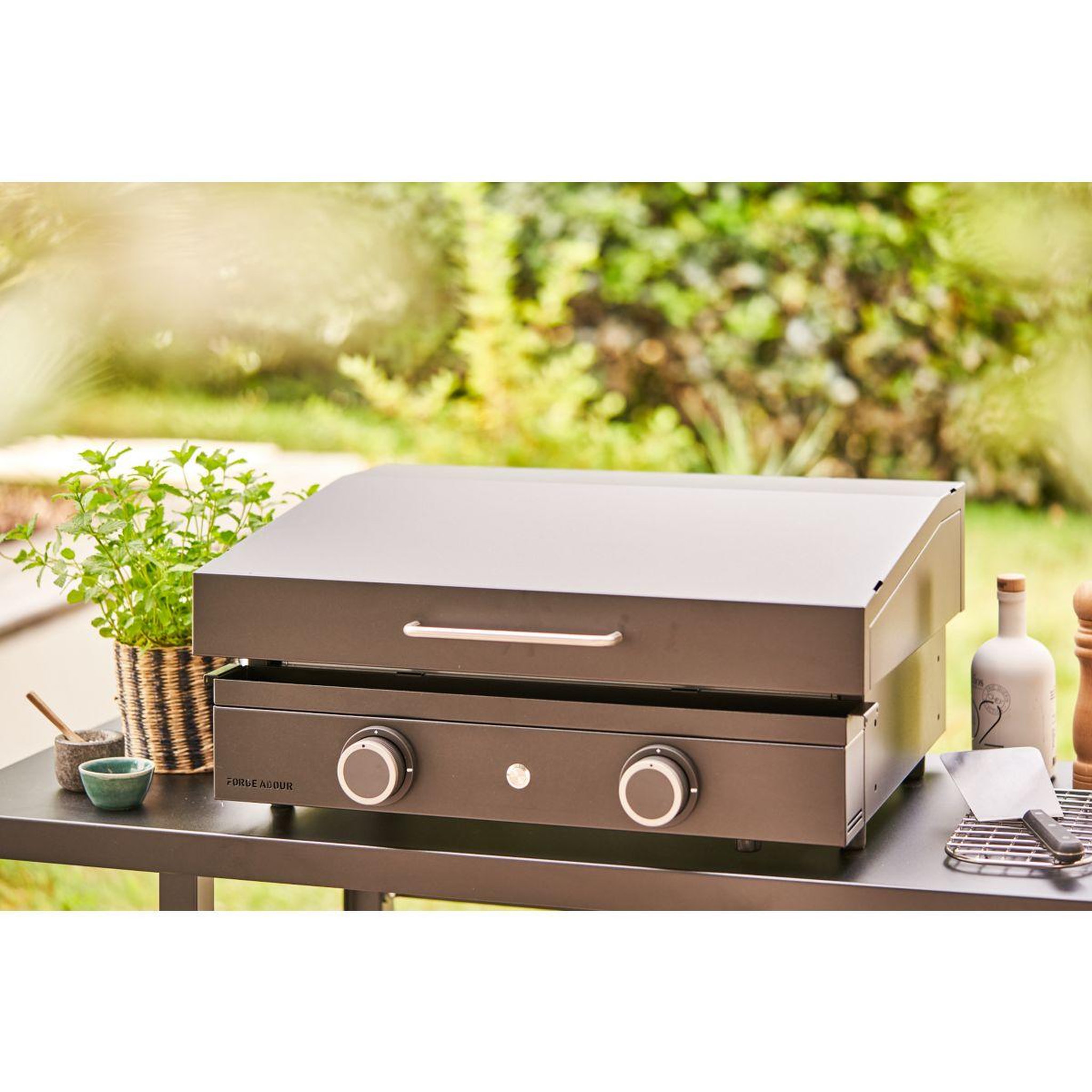 Voir la diapositive 3 : FORGE ADOUR Couvercle plancha CPAO 60 acier pour plancha Origin 60